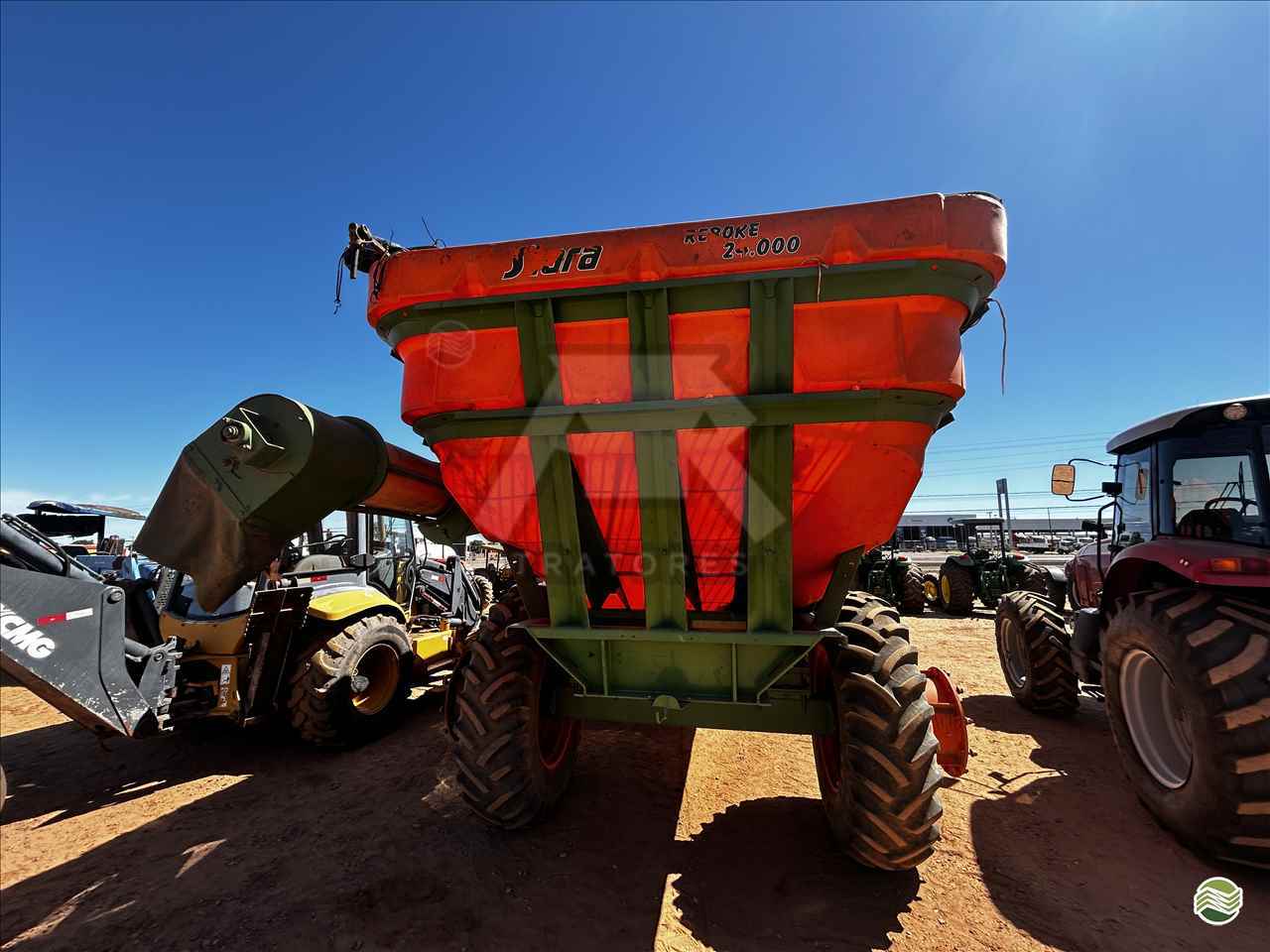 IMPLEMENTOS AGRICOLAS CARRETA BAZUKA  GRANELEIRA 24000 ATR Tratores PALMAS TOCANTINS TO