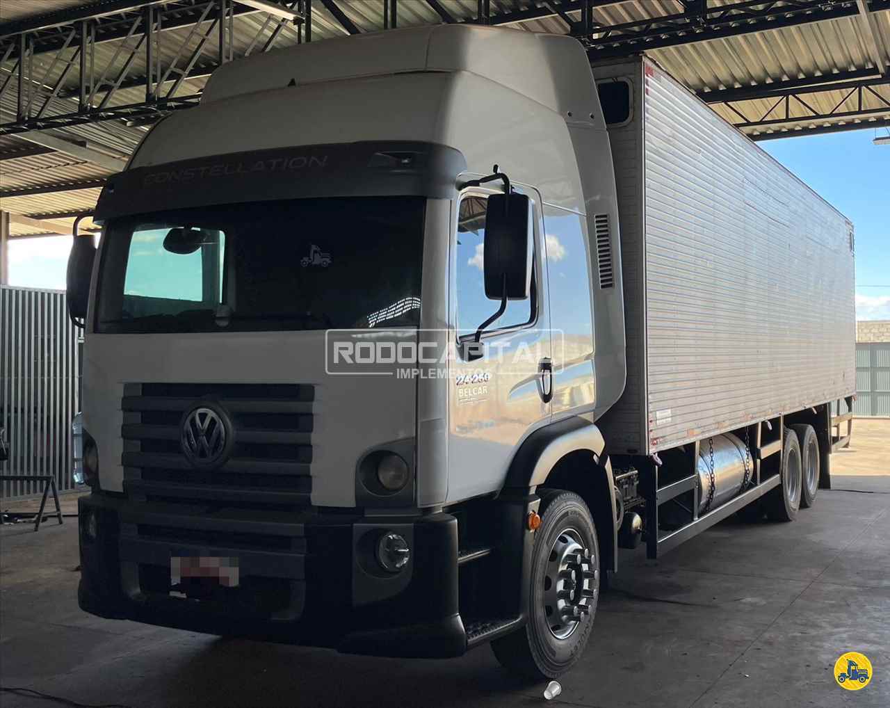 CAMINHAO VOLKSWAGEN VW 24250 Baú Furgão Truck 6x2 RODOCAPITAL - TRUCKVAN BRASILIA DISTRITO FEDERAL DF