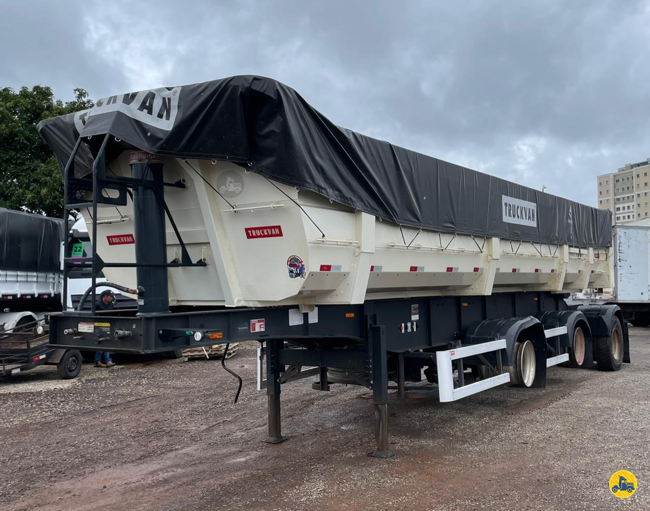 CARRETA SEMI-REBOQUE BASCULANTE RODOCAPITAL - TRUCKVAN BRASILIA DISTRITO FEDERAL DF