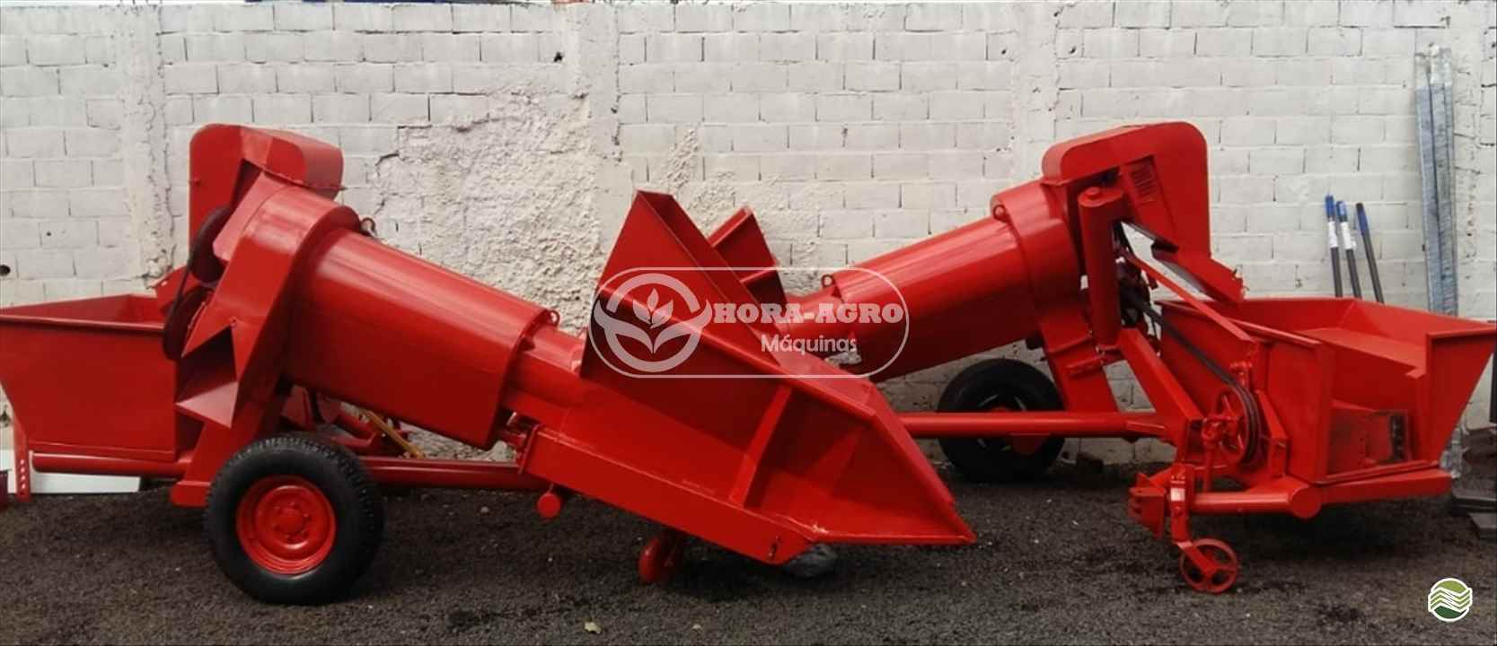 IMPLEMENTOS AGRICOLAS COLHEDORAS COLHEDORA DE MILHO 1 LINHA Hora-Agro Máquinas RIBEIRAO PRETO SÃO PAULO SP