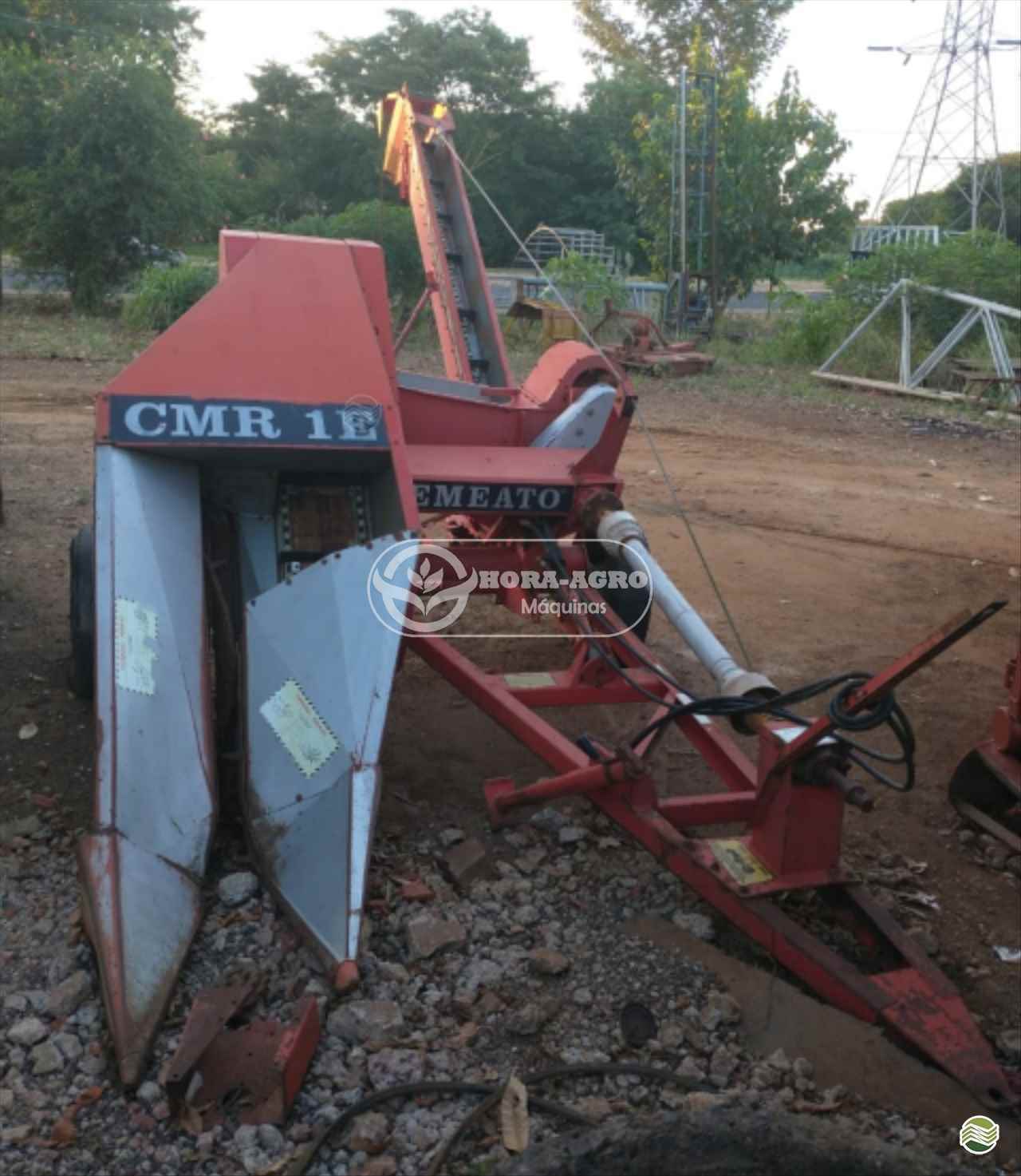 IMPLEMENTOS AGRICOLAS COLHEDORAS COLHEDORA DE MILHO 1 LINHA Hora-Agro Máquinas RIBEIRAO PRETO SÃO PAULO SP