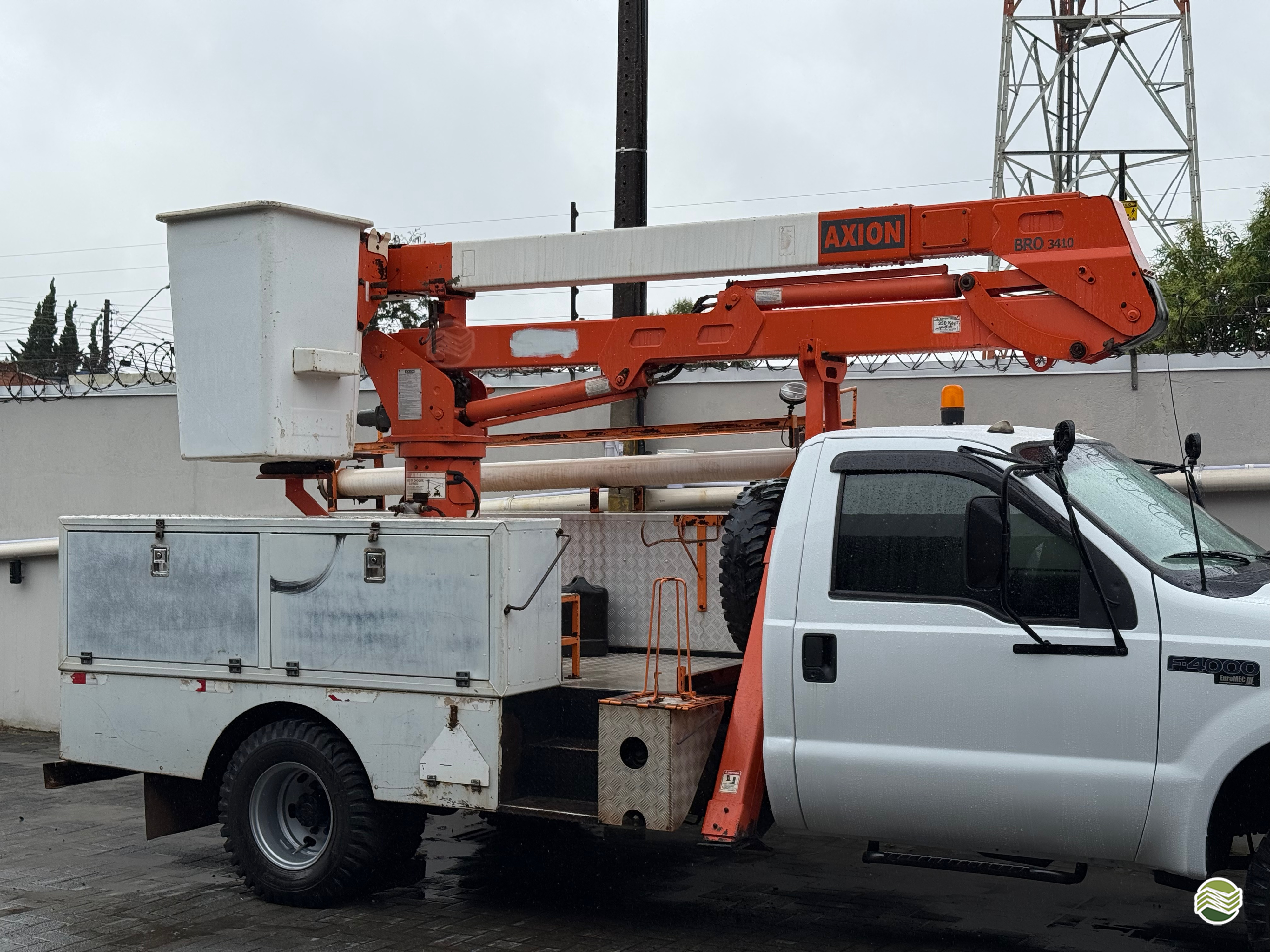EQUIPAMENTOS CESTO AEREO VHC Cargaleve Transportes CURITIBA PARANÁ PR