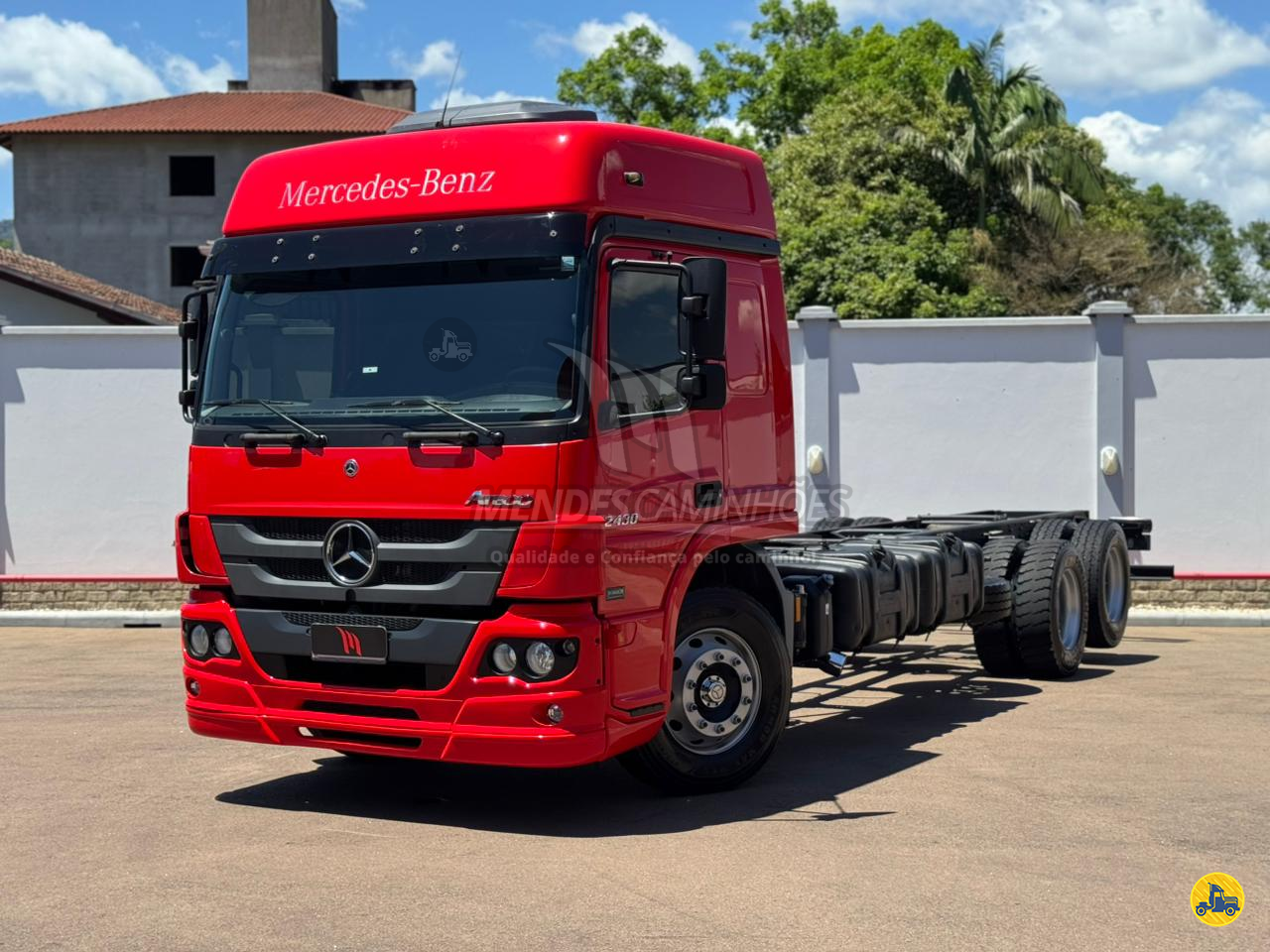 CAMINHAO MERCEDES-BENZ MB 2430 Chassis Truck 6x2 Mendes Caminhões PRESIDENTE GETULIO SANTA CATARINA SC