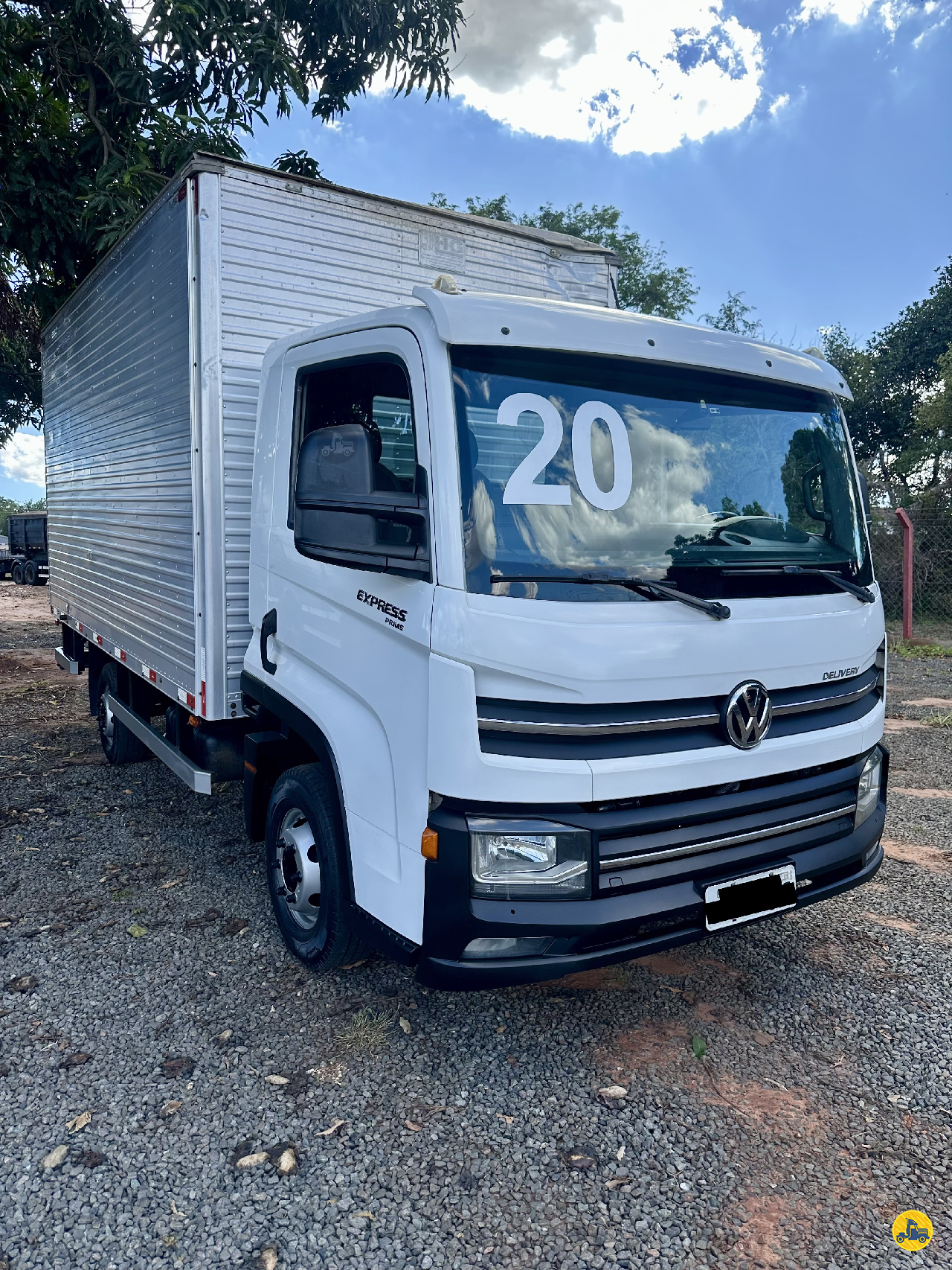 CAMINHAO VOLKSWAGEN DELIVERY EXPRESS Baú Furgão 3/4 4x2 Riva Carretas CATANDUVA SÃO PAULO SP