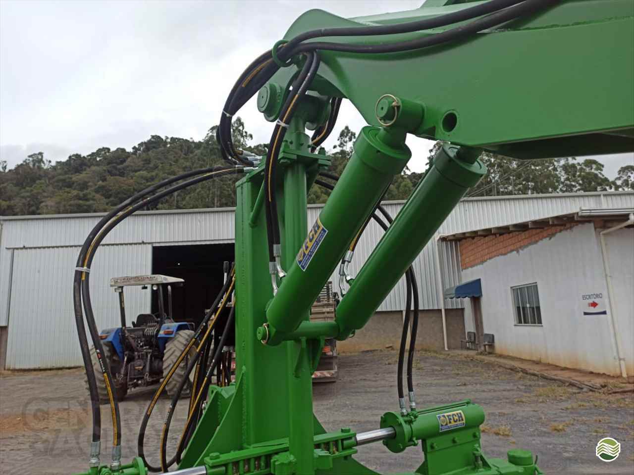 IMPLEMENTOS AGRICOLAS GUINCHO BIG BAG GUINCHO 2200 Kg Central Agro CASCAVEL PARANÁ PR