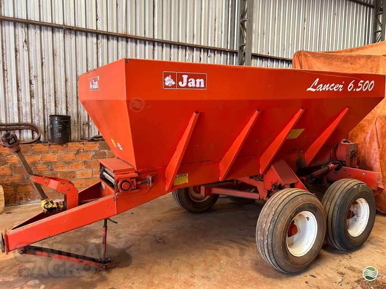 IMPLEMENTOS AGRICOLAS DISTRIBUIDOR CALCÁRIO 6500 Kg Central Agro CASCAVEL PARANÁ PR