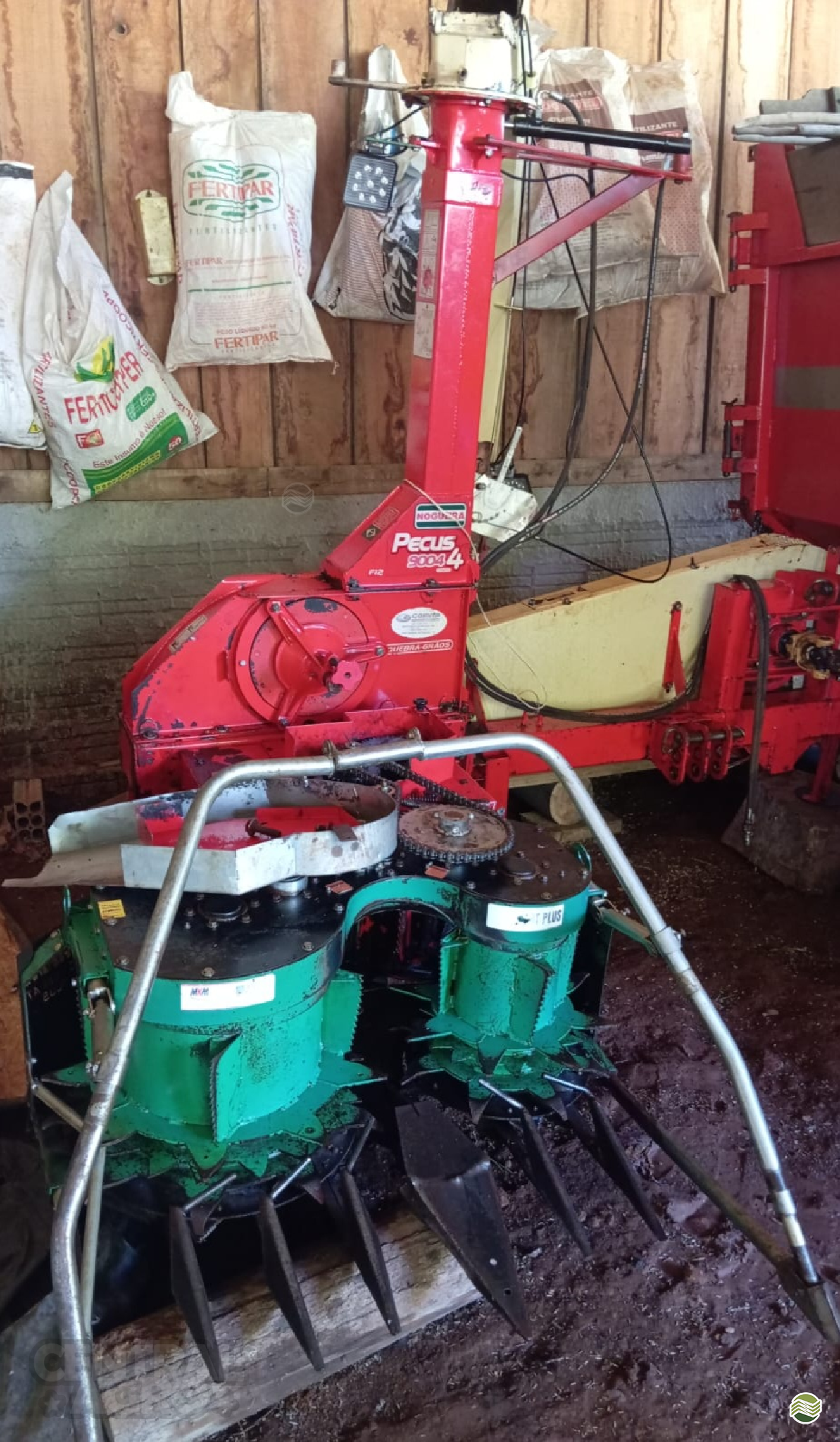 IMPLEMENTOS AGRICOLAS ENSILADEIRA ENSILADEIRA 3 LINHAS Central Agro CASCAVEL PARANÁ PR