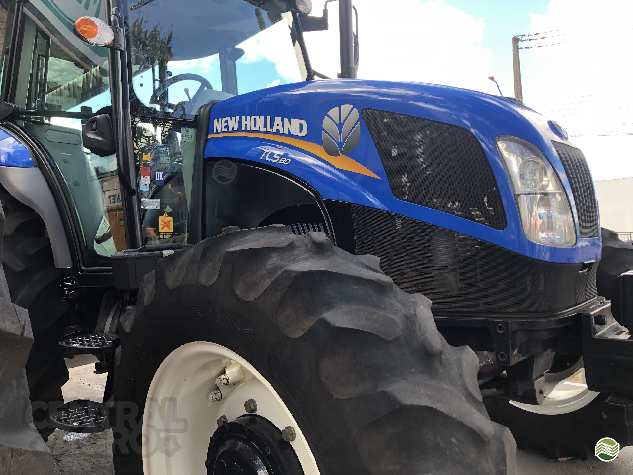 TRATOR NEW HOLLAND NEW TL5.80 Tração 4x4 Central Agro CASCAVEL PARANÁ PR