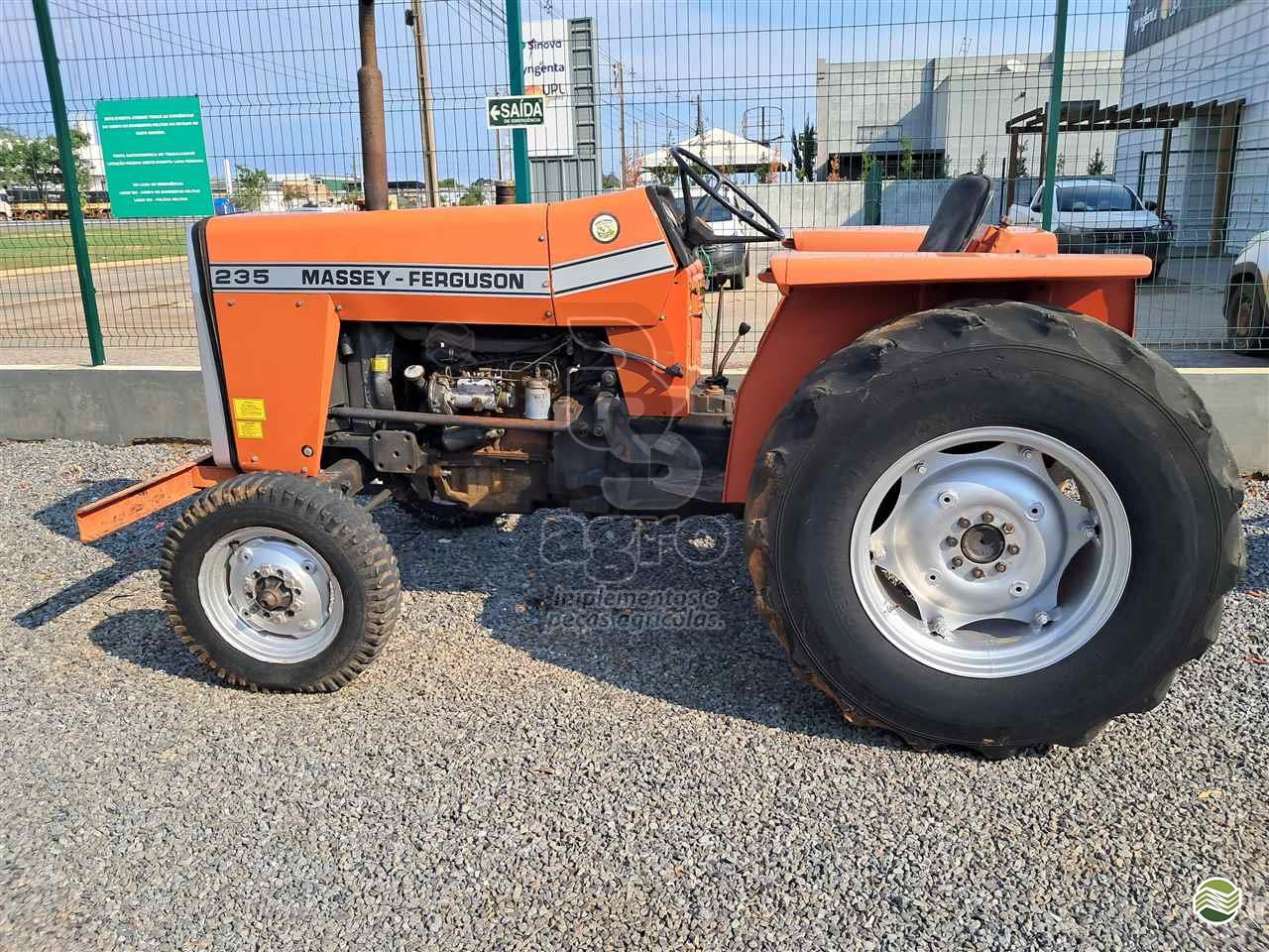 TRATOR MASSEY FERGUSON MF 235 Tração 4x2 BS Agro Implementos Agrícolas TAPURAH MATO GROSSO MT