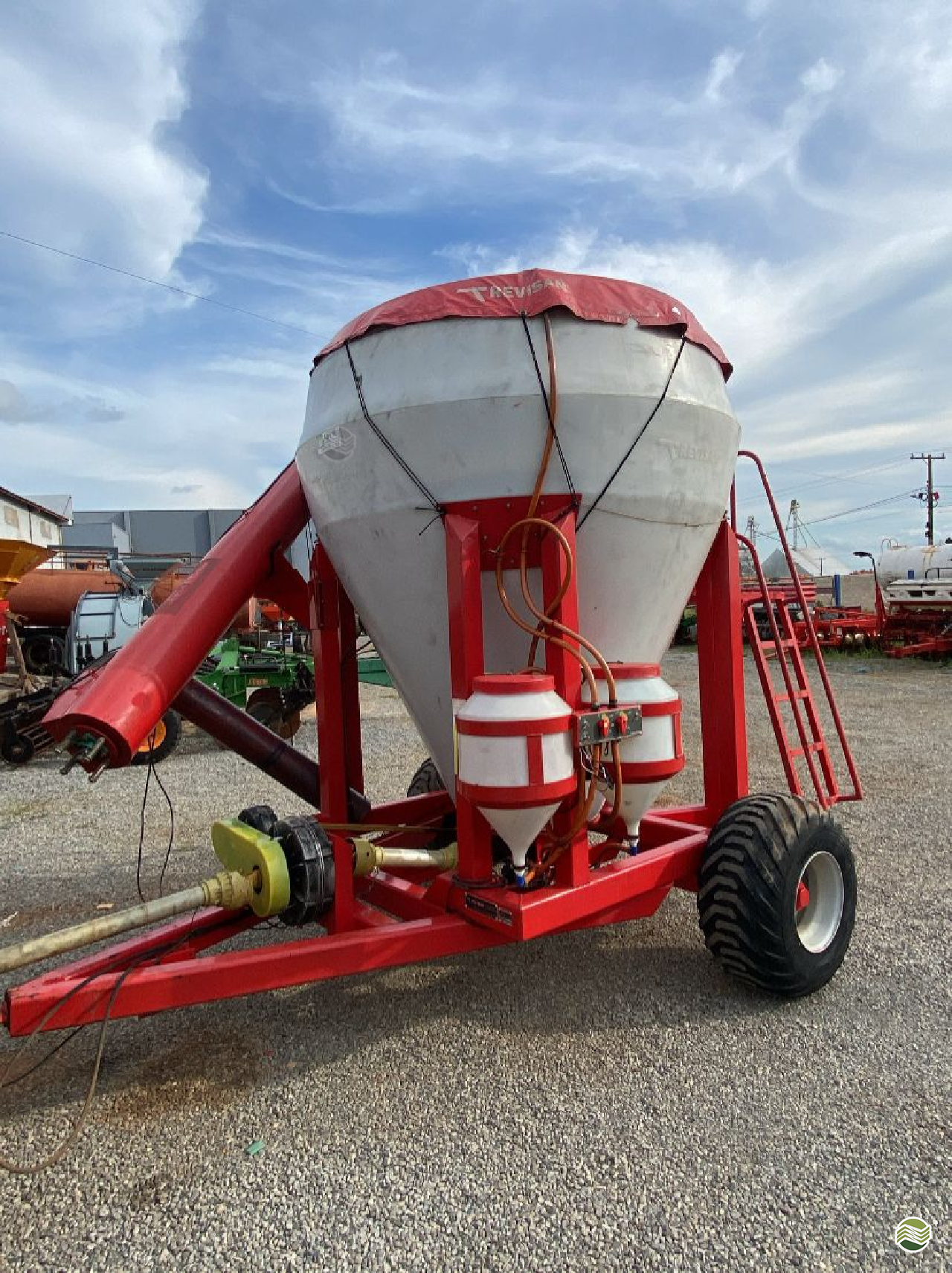 IMPLEMENTOS AGRICOLAS TRATADOR DE SEMENTES CARRETA TRATADORA DE SEMENTE BS Agro Implementos Agrícolas TAPURAH MATO GROSSO MT