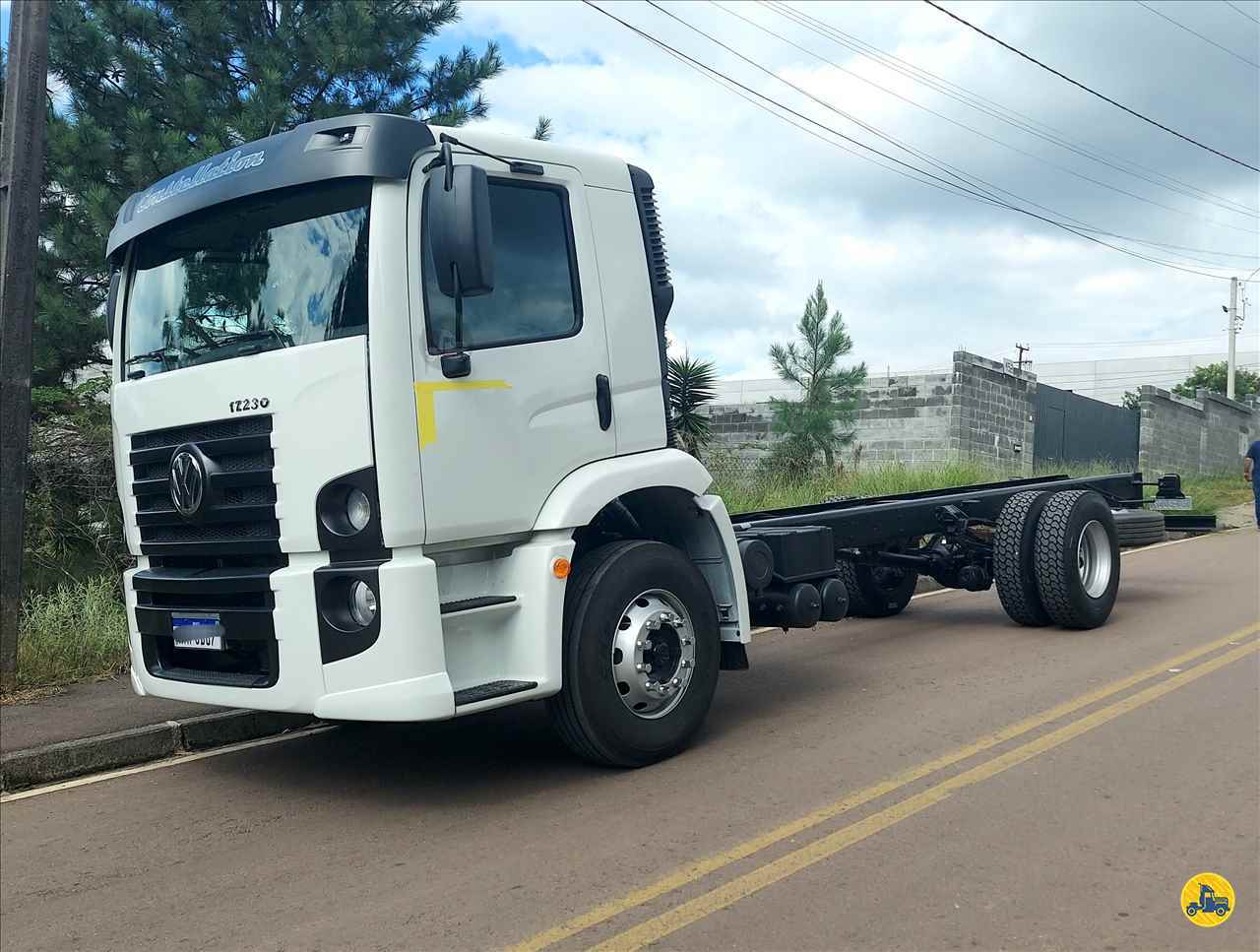 CAMINHAO VOLKSWAGEN VW 17230 Chassis Toco 4x2 Cristhian Caminhões COLOMBO PARANÁ PR