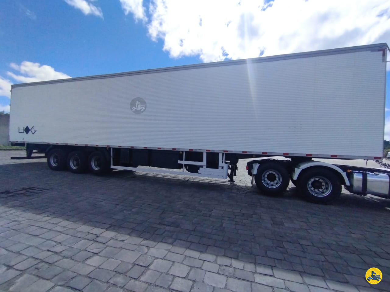 CARRETA SEMI-REBOQUE BAU FURGÃO Cristhian Caminhões COLOMBO PARANÁ PR