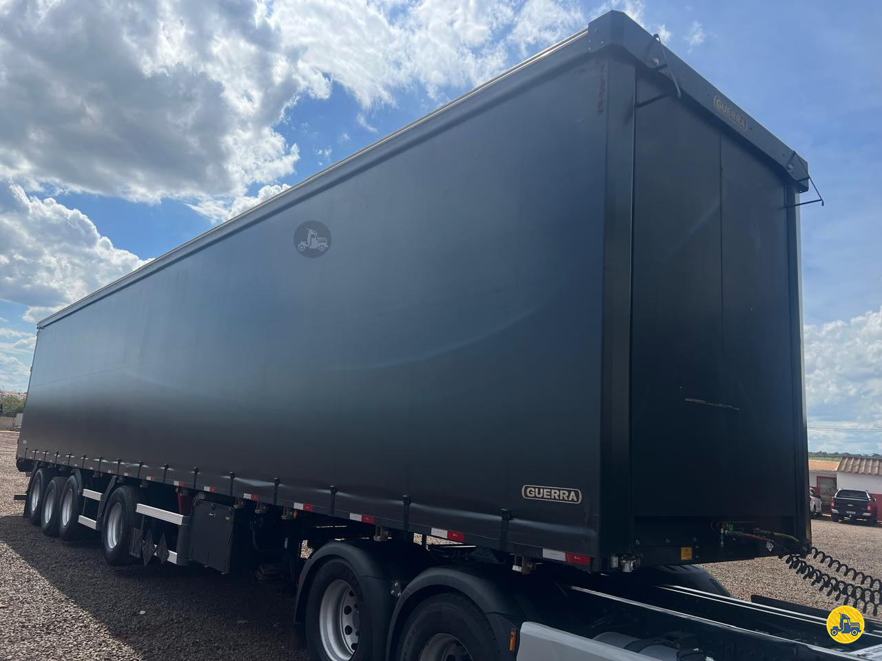 CARRETA SEMI-REBOQUE BAU SIDER Reta Gerominho Implementos Rodoviários - Guerra UBERLANDIA MINAS GERAIS MG