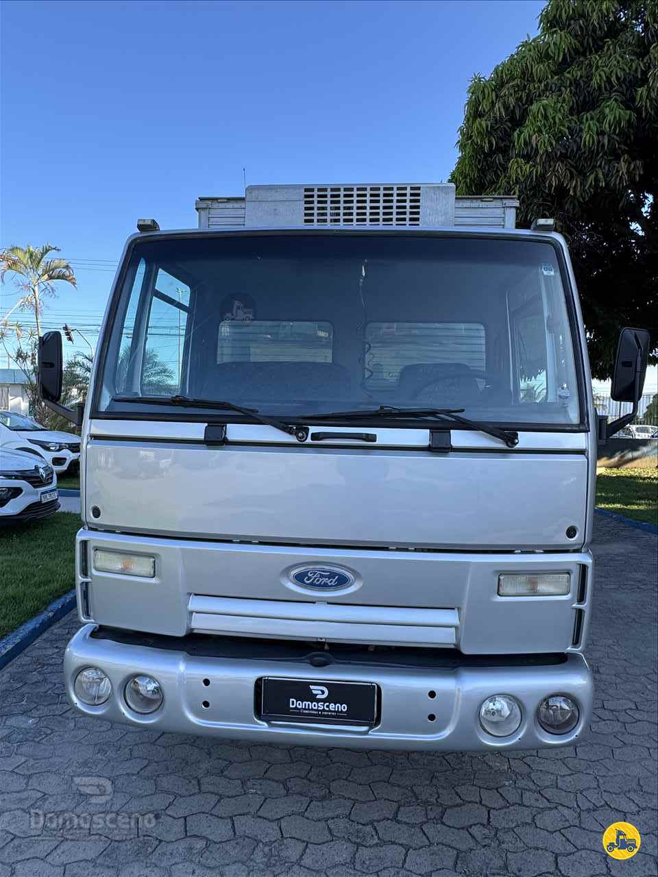 CAMINHAO FORD CARGO 815 Baú Frigorífico 3/4 4x2 Damasceno Caminhões e Carretas SERRA ESPÍRITO SANTO ES