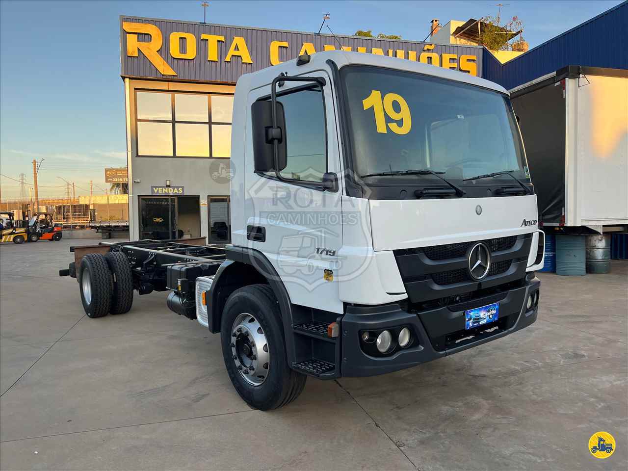 CAMINHAO MERCEDES-BENZ MB 1719 Chassis Toco 4x2 Rota Caminhões SUMARE SÃO PAULO SP