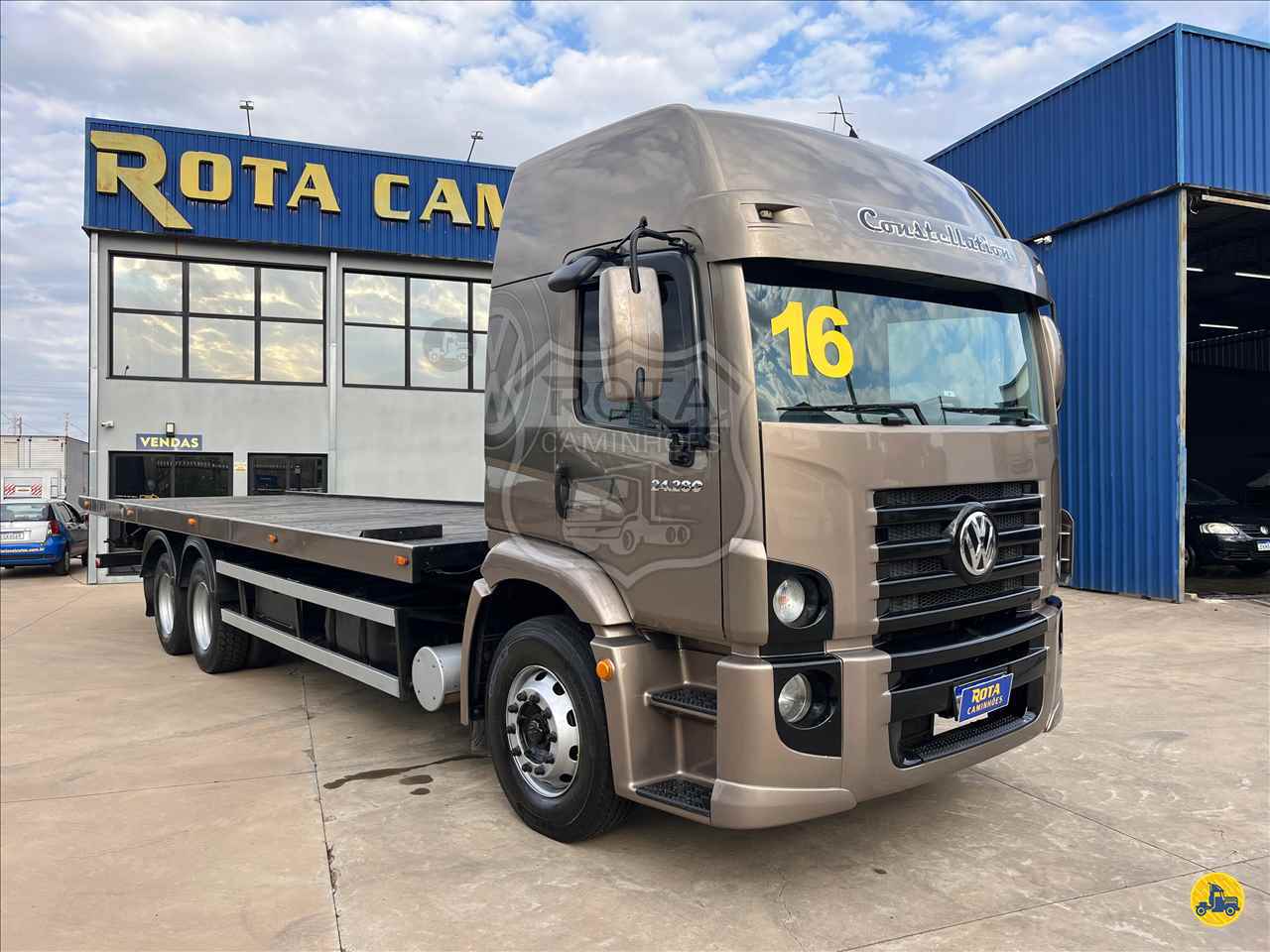 CAMINHAO VOLKSWAGEN VW 24280 Plataforma Guincho Truck 6x2 Rota Caminhões SUMARE SÃO PAULO SP