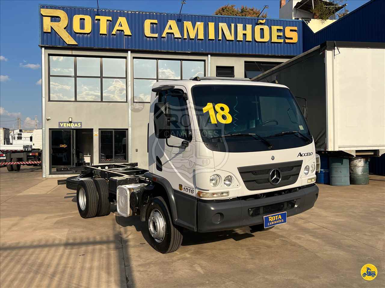 CAMINHAO MERCEDES-BENZ MB 1016 Chassis 3/4 4x2 Rota Caminhões SUMARE SÃO PAULO SP