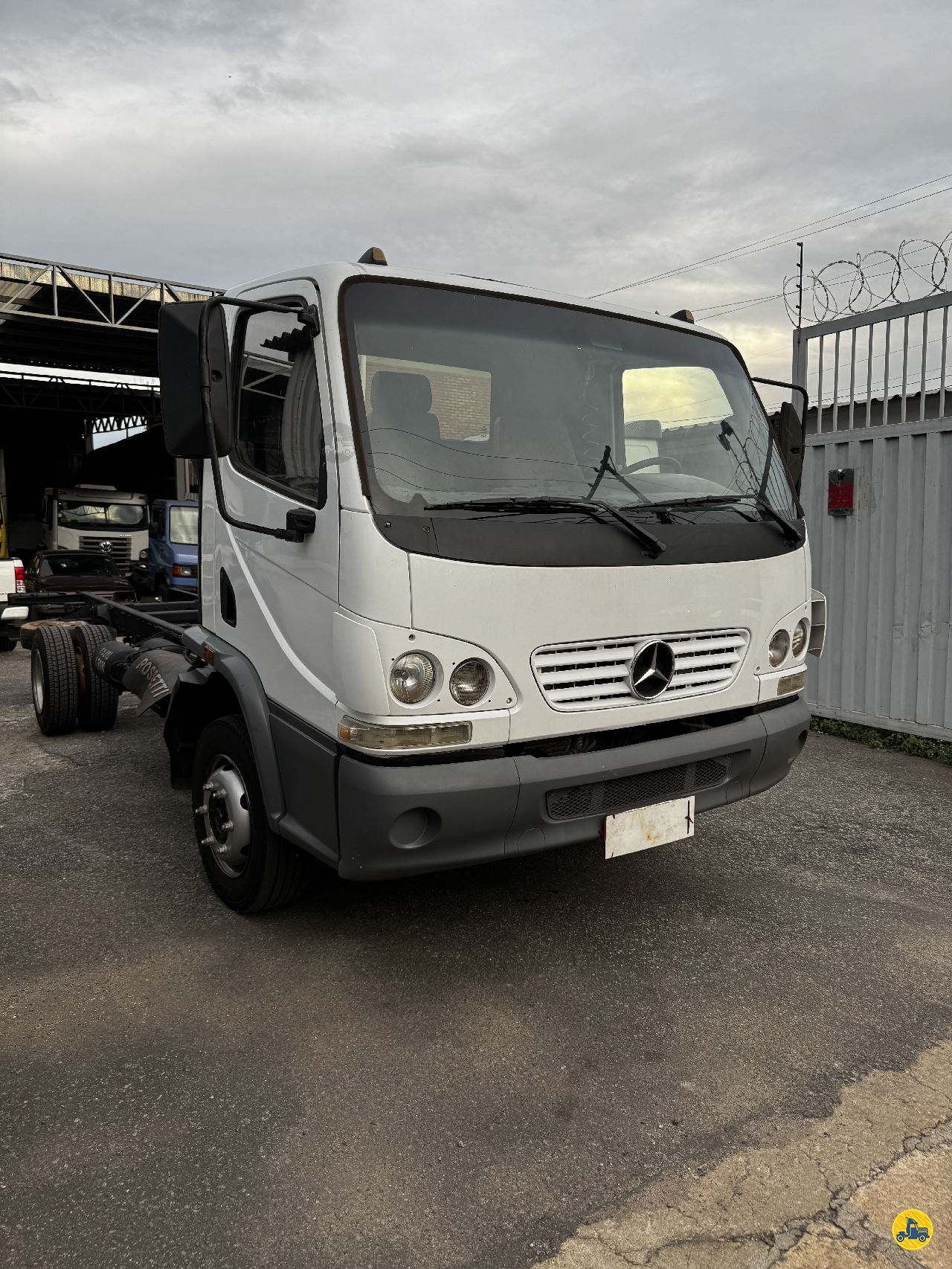 CAMINHAO MERCEDES-BENZ MB 915 Chassis 3/4 4x2 Abraão Caminhões CONTAGEM MINAS GERAIS MG