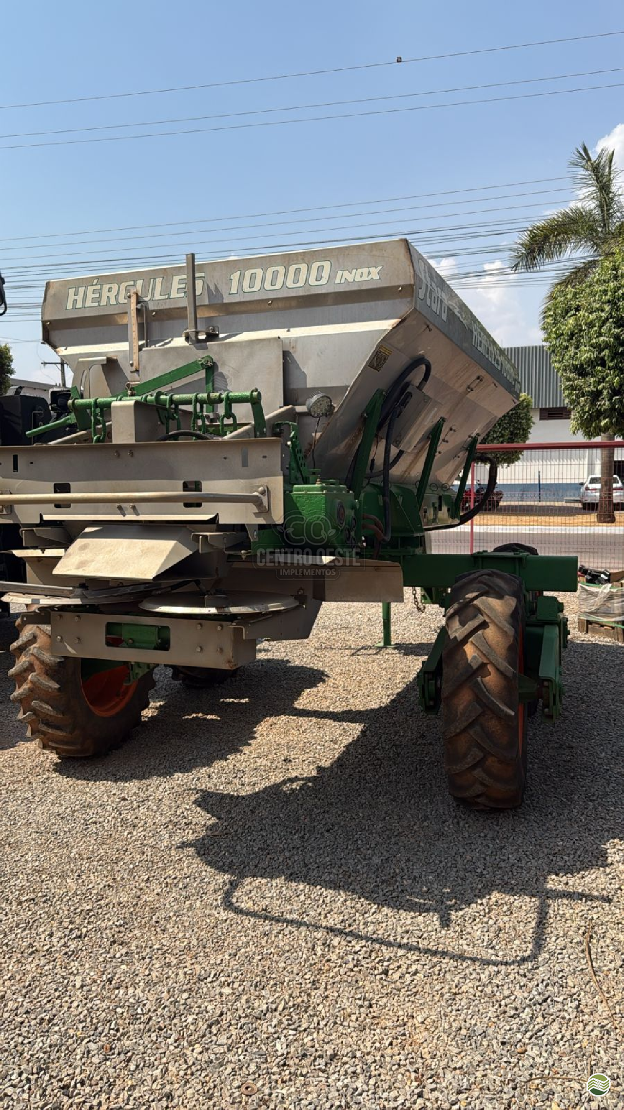 IMPLEMENTOS AGRICOLAS DISTRIBUIDOR DISTRIBUIDOR 10000 Centro Oeste Implementos Agrícolas LUCAS DO RIO VERDE MATO GROSSO MT