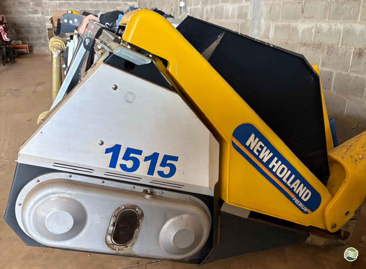 PLATAFORMA COLHEITADEIRA NEW HOLLAND MILHO Octabel - Stara RIBEIRAO PRETO SÃO PAULO SP