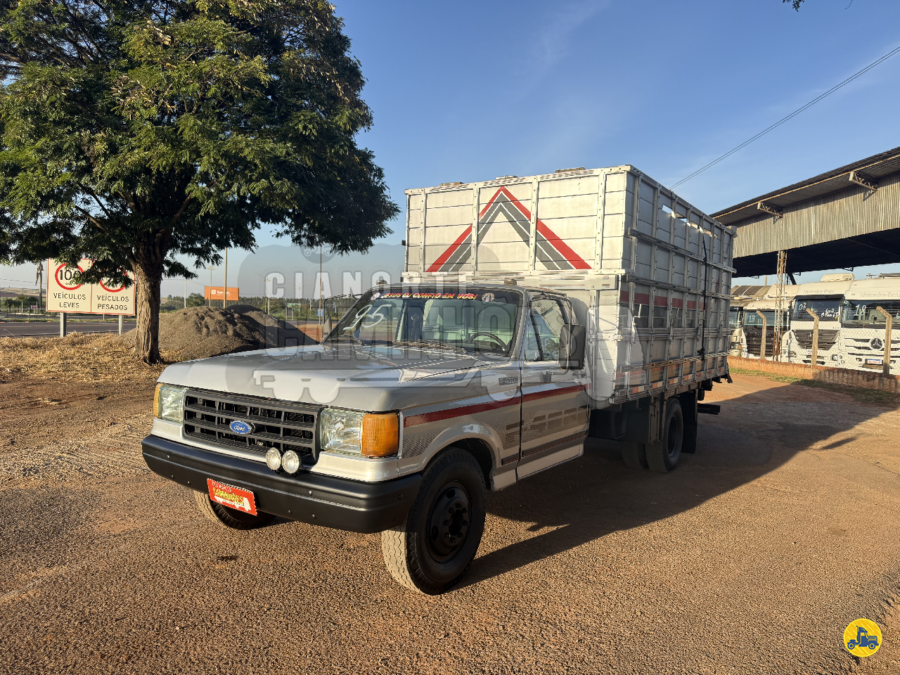 CAMINHAO FORD F14000 Boiadeiro 3/4 4x2 Cianorte Caminhões CIANORTE PARANÁ PR