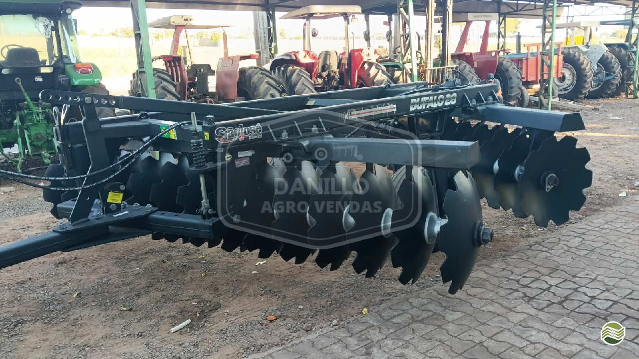 IMPLEMENTOS AGRICOLAS GRADE INTERMEDIÁRIA INTERMEDIÁRIA 28 DISCOS Danillo Agro Vendas UMUARAMA PARANÁ PR