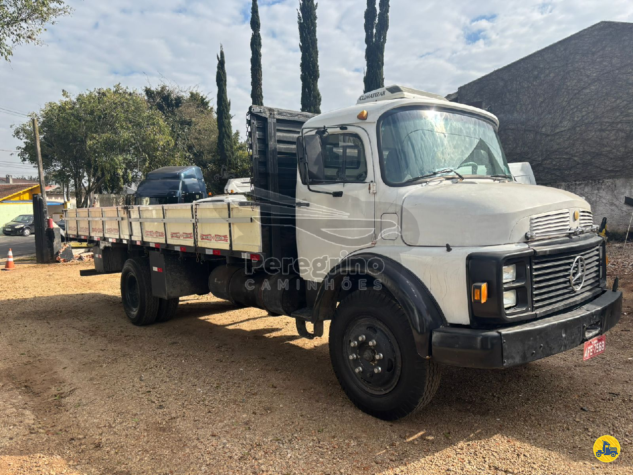 CAMINHAO MERCEDES-BENZ MB 1113 Carga Seca Toco 4x2 Peregrino Caminhões CURITIBA PARANÁ PR