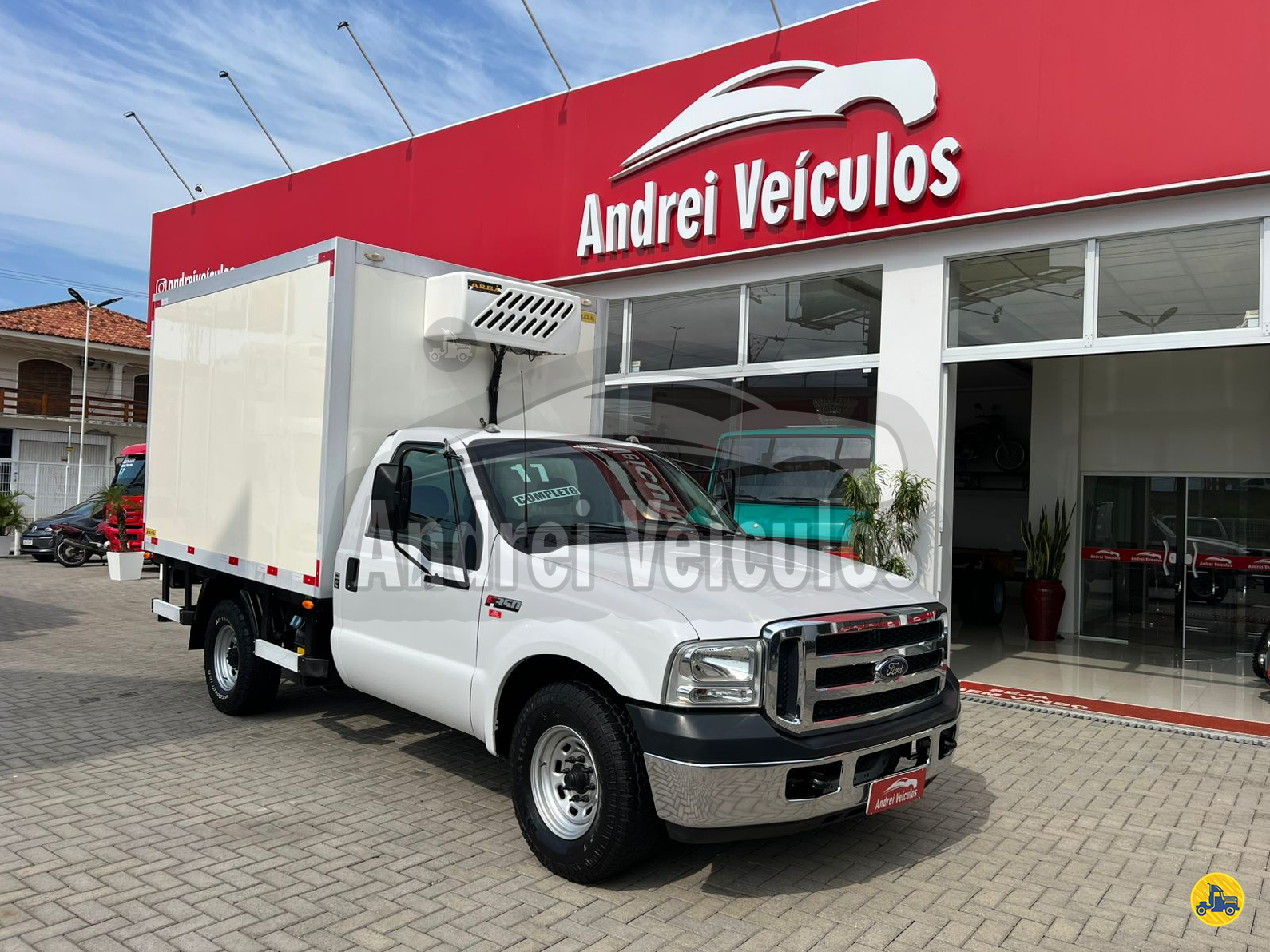 CAMINHAO FORD F350 Baú Térmico 3/4 4x2 Andrei Veículos e Caminhões PALHOCA SANTA CATARINA SC