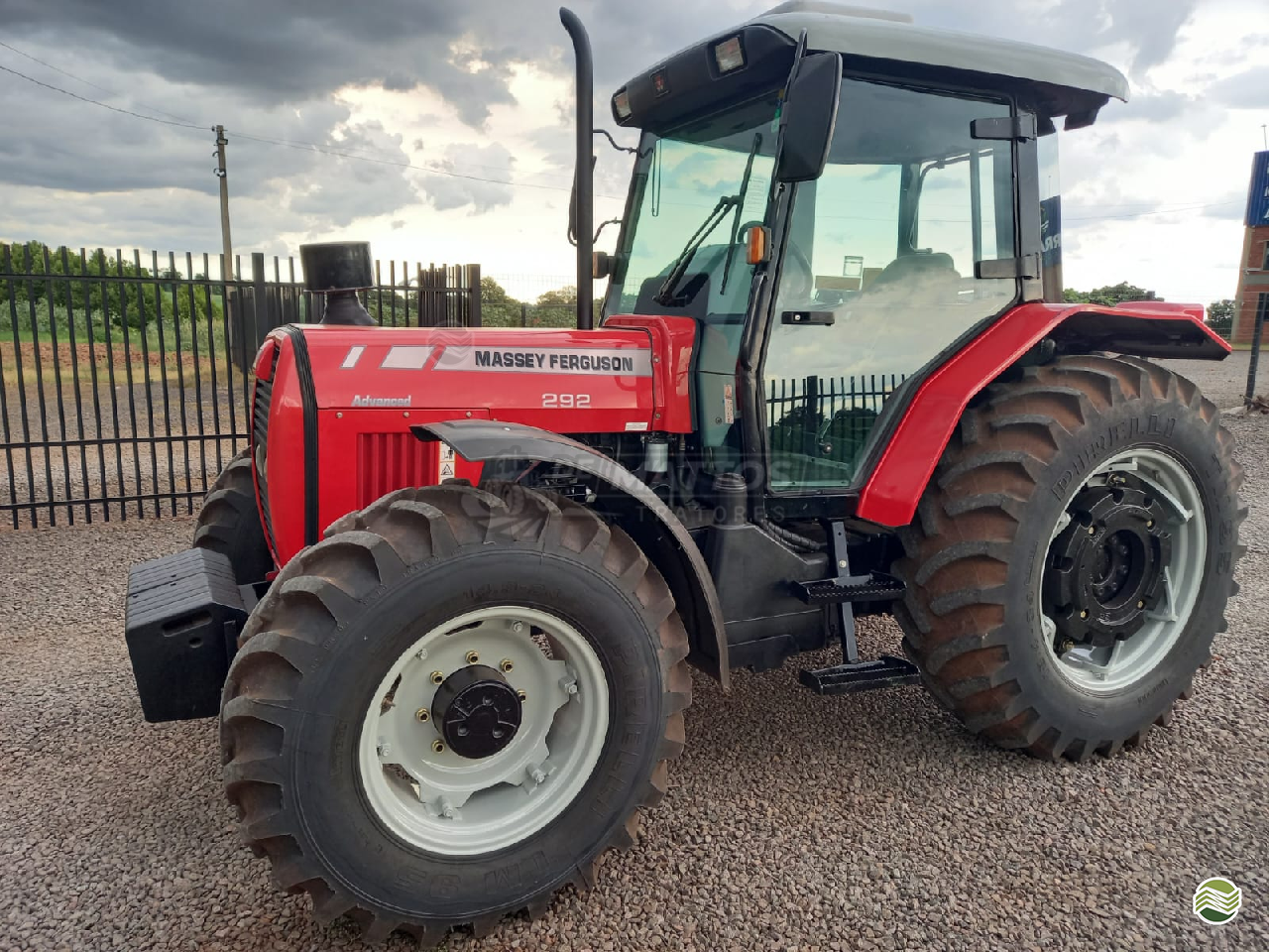 TRATOR MASSEY FERGUSON MF 292 Tração 4x4 De Mattos Tratores  SANTA ROSA RIO GRANDE DO SUL RS