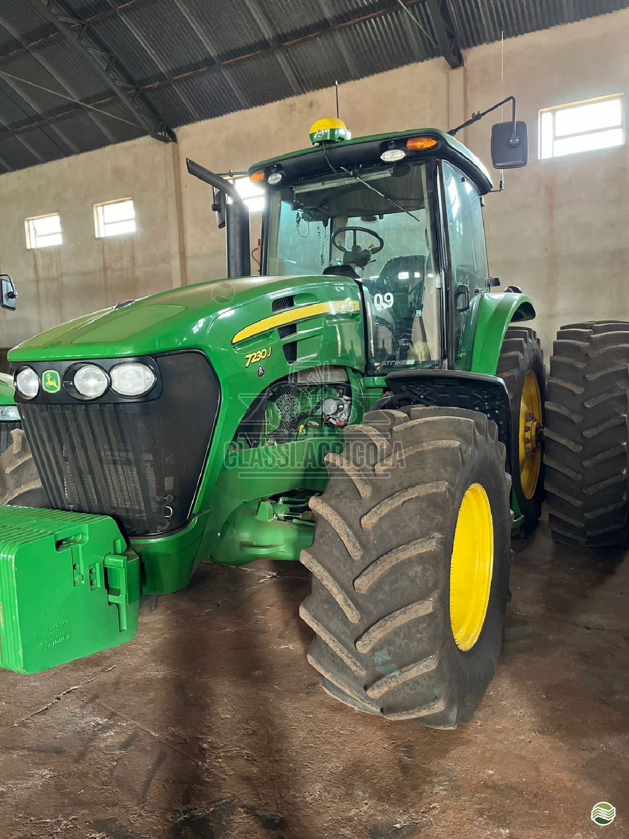 JOHN DEERE 7230J de Classi.Agrícola