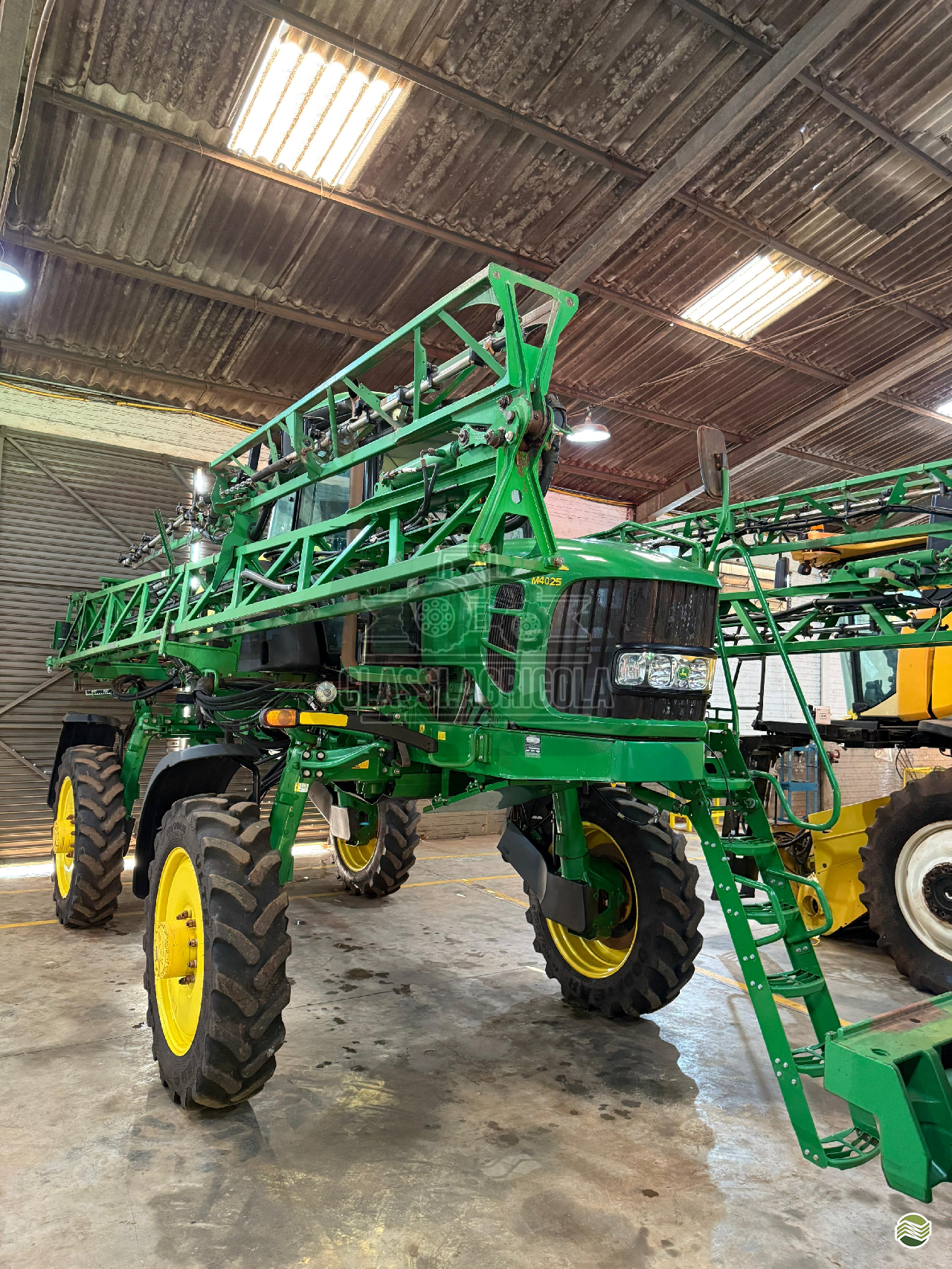 PULVERIZADOR JOHN DEERE JOHN DEERE M4025 Tração 4x4 Classi.Agrícola ASTORGA PARANÁ PR