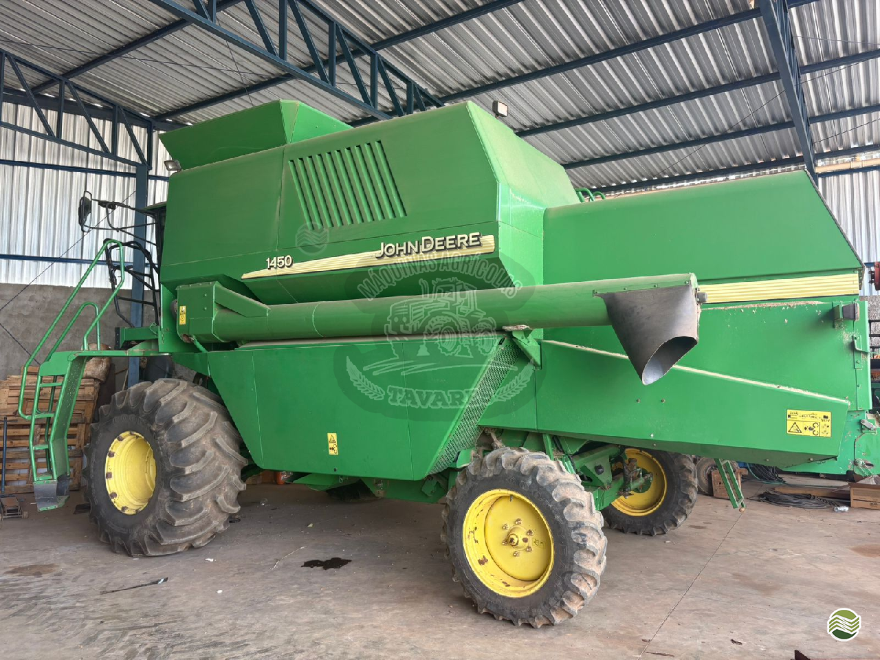 COLHEITADEIRA JOHN DEERE JOHN DEERE 1450 Tavares Máquinas Agrícolas ORIZONA GOIAS GO