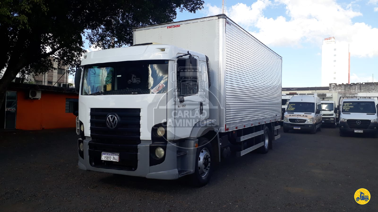 CAMINHAO VOLKSWAGEN VW 13180 Baú Furgão Toco 4x2 Carlão Caminhões - Uberlândia UBERLANDIA MINAS GERAIS MG