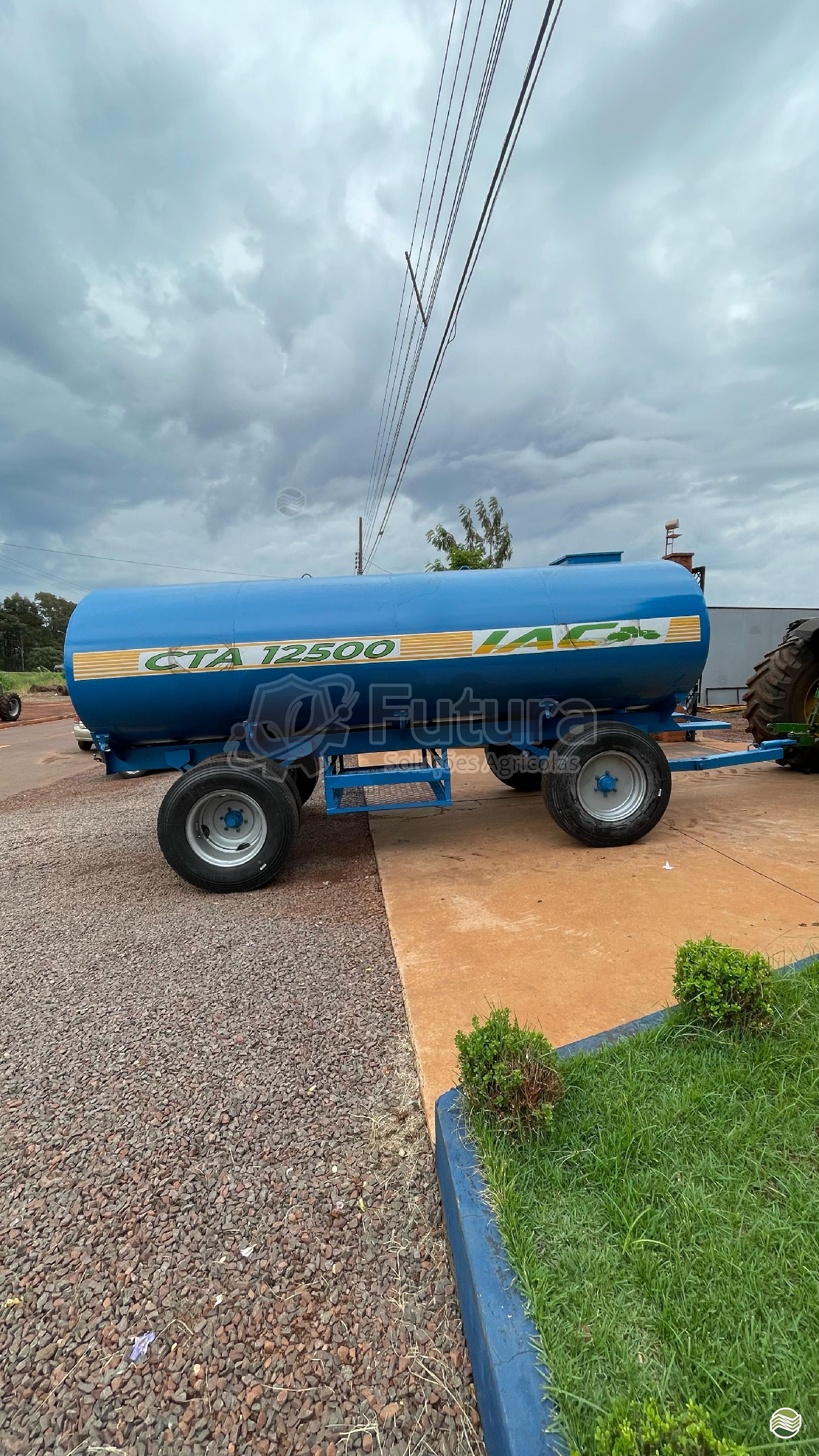 IMPLEMENTOS AGRICOLAS CARRETA TANQUE TANQUE 12500 LITROS Futura Soluções Agrícolas PONTA PORA MATO GROSSO DO SUL MS