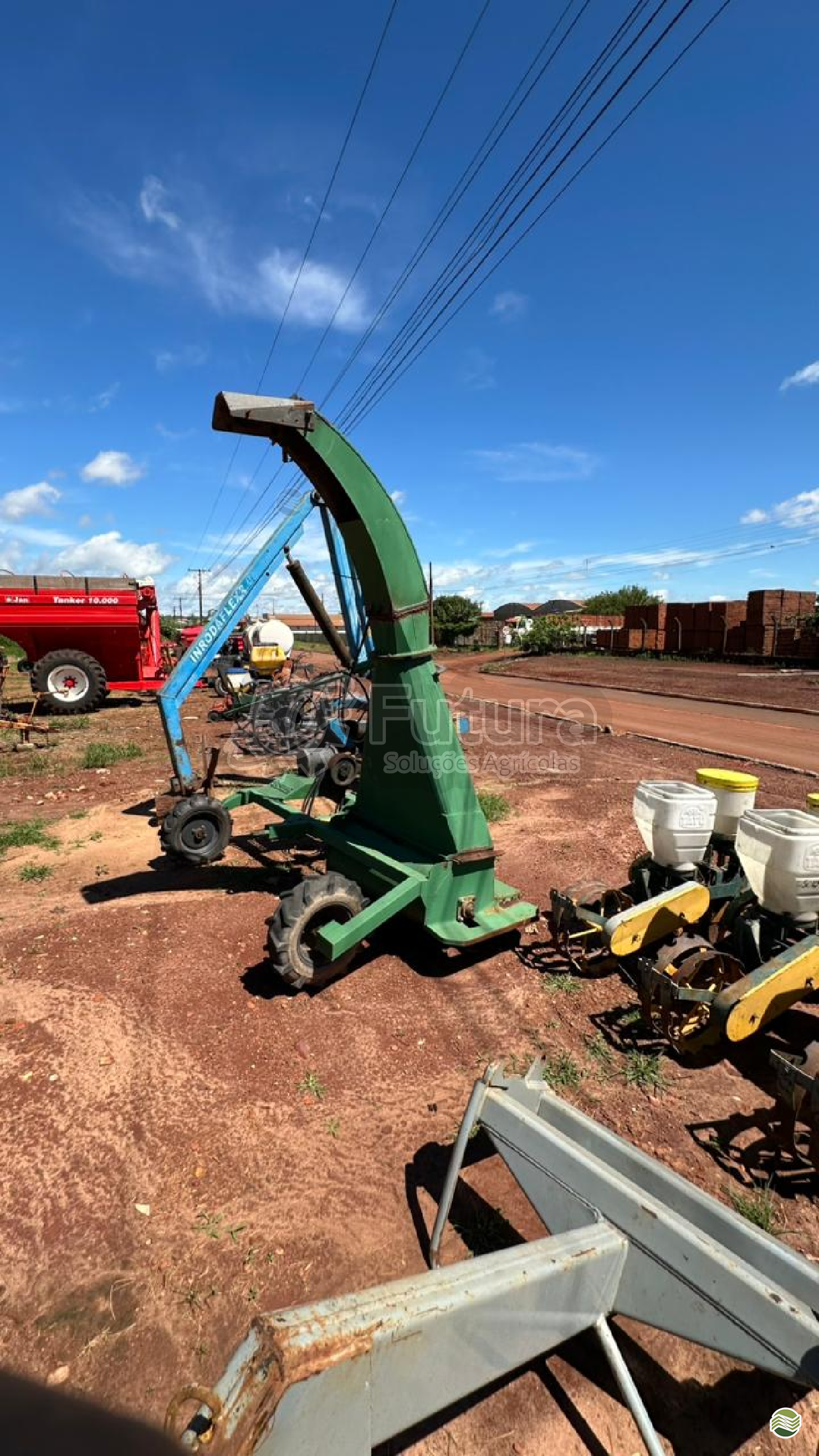 IMPLEMENTOS AGRICOLAS ENSILADEIRA COLHEDORA DE CAPIM Futura Soluções Agrícolas PONTA PORA MATO GROSSO DO SUL MS