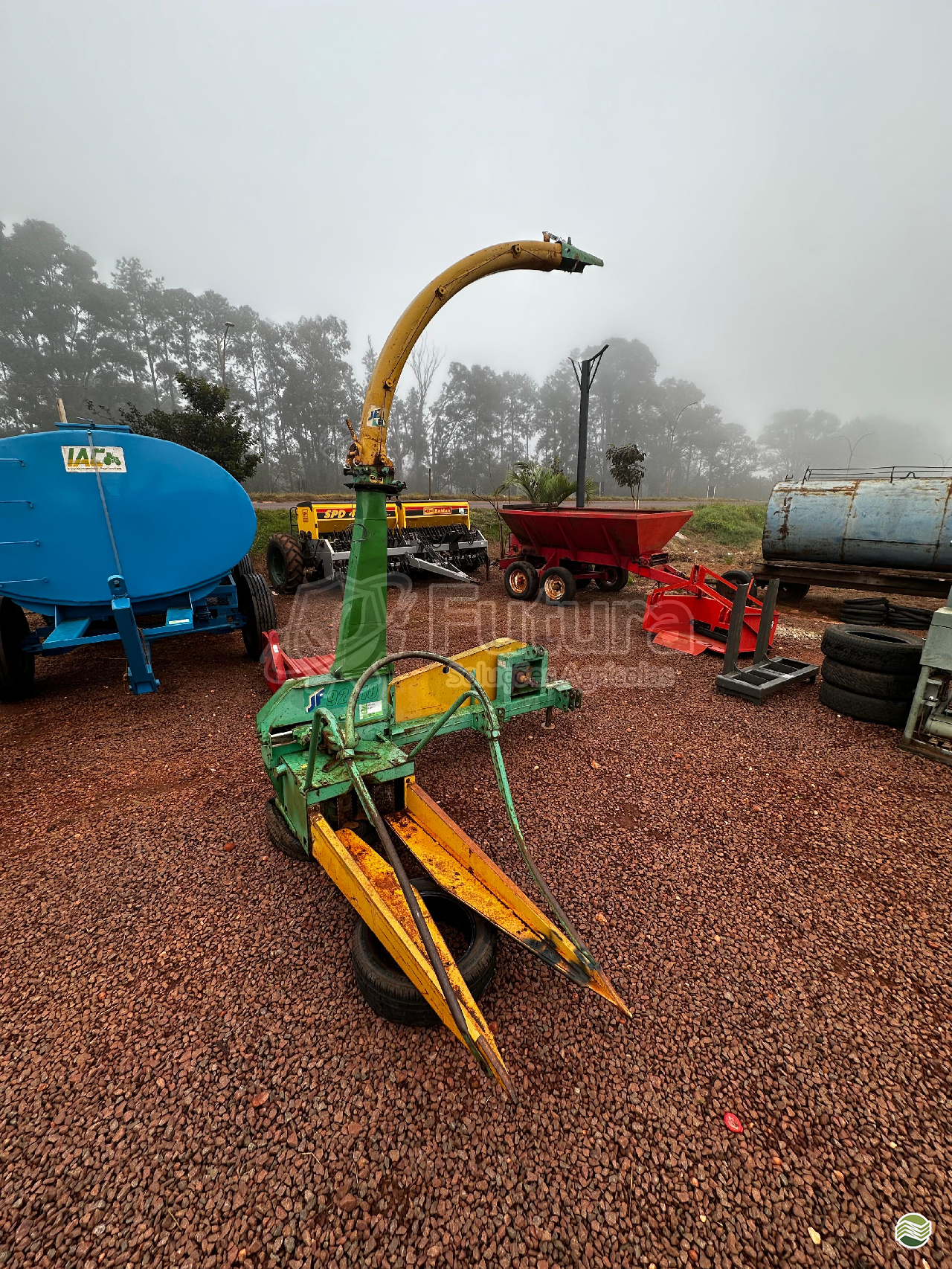 IMPLEMENTOS AGRICOLAS ENSILADEIRA ENSILADEIRA 1 LINHA Futura Soluções Agrícolas PONTA PORA MATO GROSSO DO SUL MS