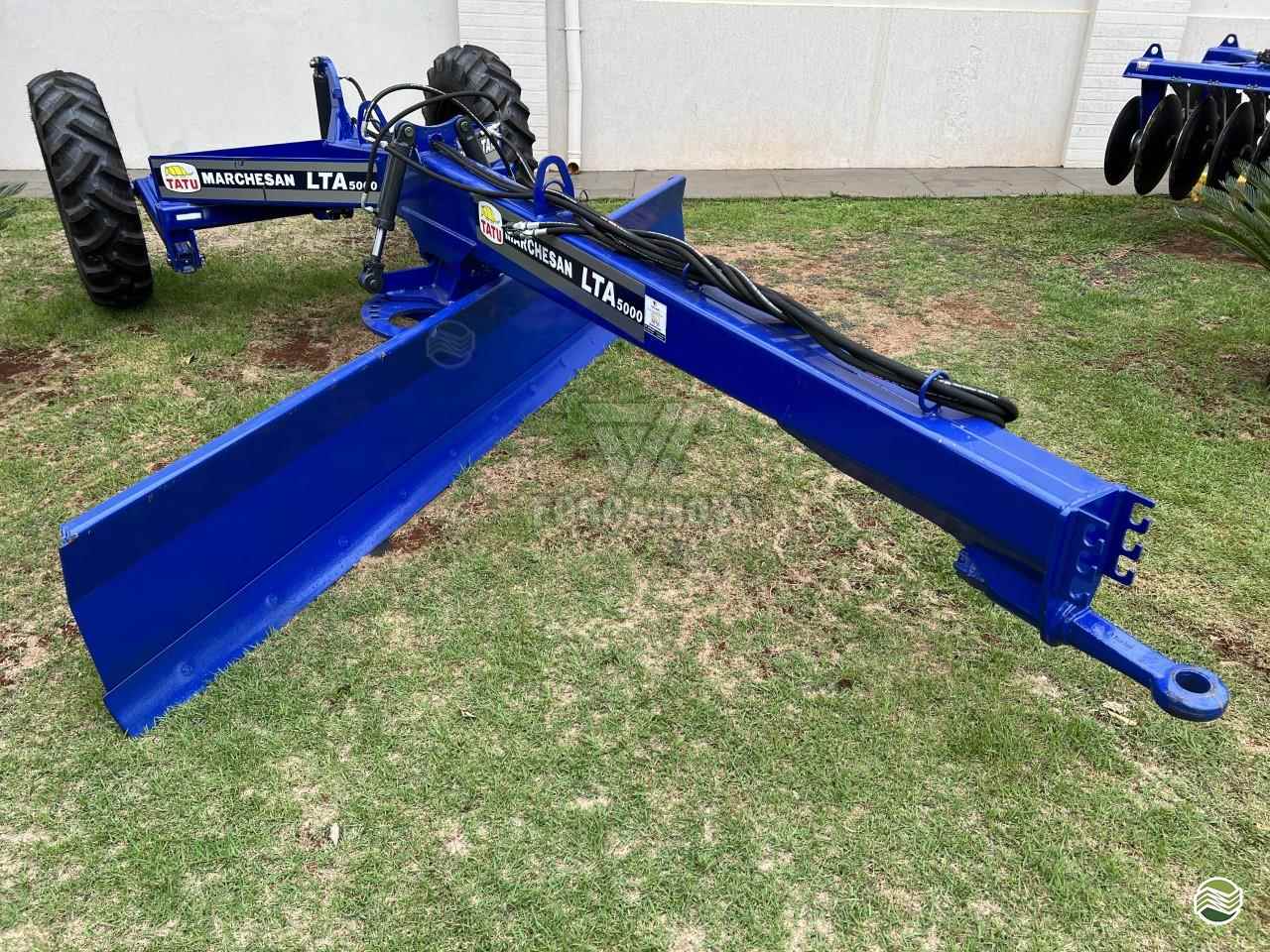 IMPLEMENTOS AGRICOLAS PLAINA NIVELADORA PLAINA DE ARRASTO Força Nova Agrícola DOURADOS MATO GROSSO DO SUL MS