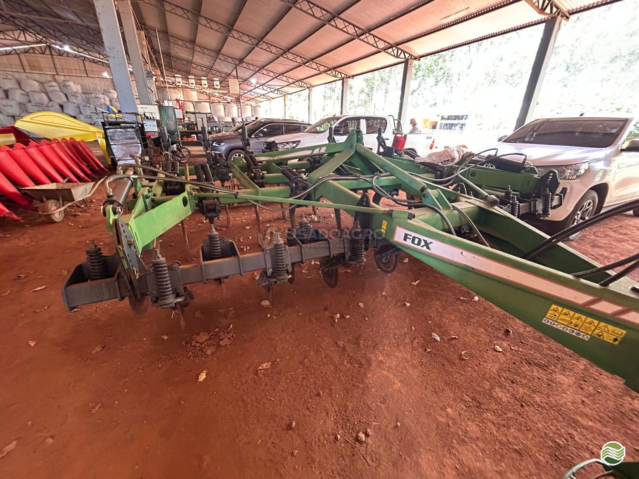 IMPLEMENTOS AGRICOLAS ESCARIFICADOR 15 HASTES DISCO CORTE Usado Agro Máquinas Agrícolas RONDONOPOLIS MATO GROSSO MT
