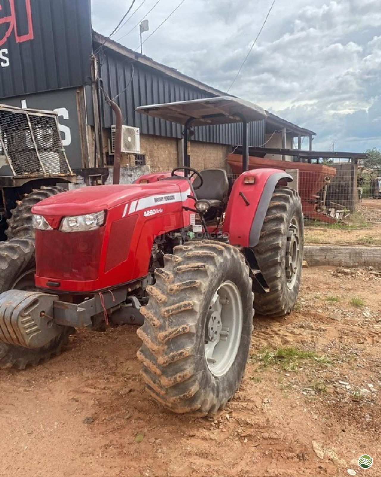 TRATOR MASSEY FERGUSON MF 4290 Tração 4x4 Usado Agro Máquinas Agrícolas RONDONOPOLIS MATO GROSSO MT