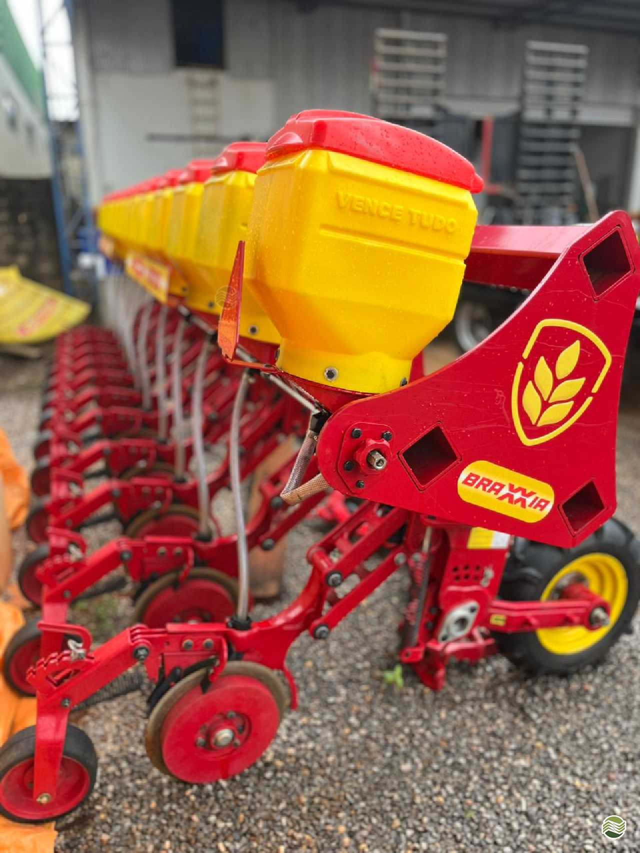 SEMEADEIRA VENCE TUDO BRAXXIA 13000 Terra Forte Máquinas e Implementos SORRISO MATO GROSSO MT