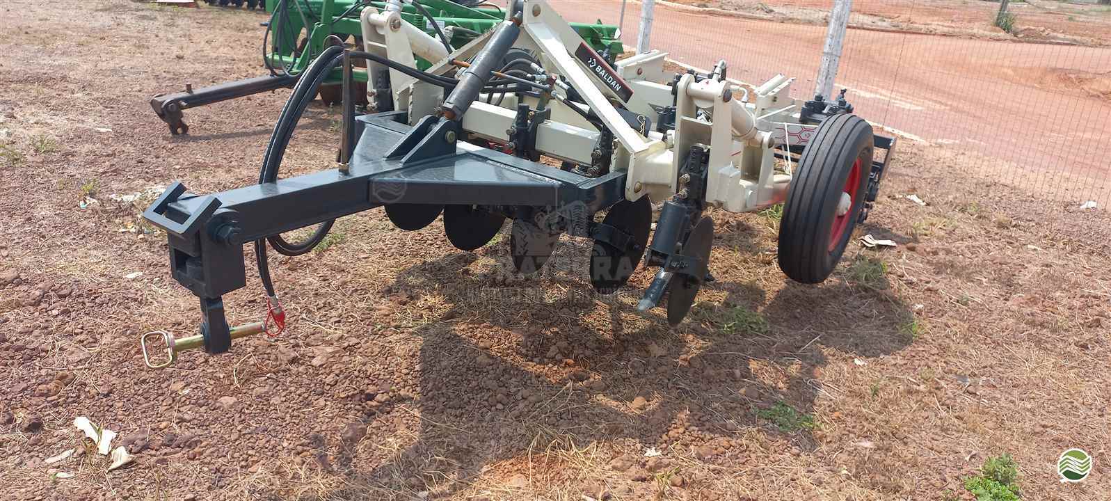 IMPLEMENTOS AGRICOLAS SUBSOLADOR 5 HASTES DISCO CORTE Praterra Máquinas e Implementos Agrícolas NOVA SANTA HELENA MATO GROSSO MT