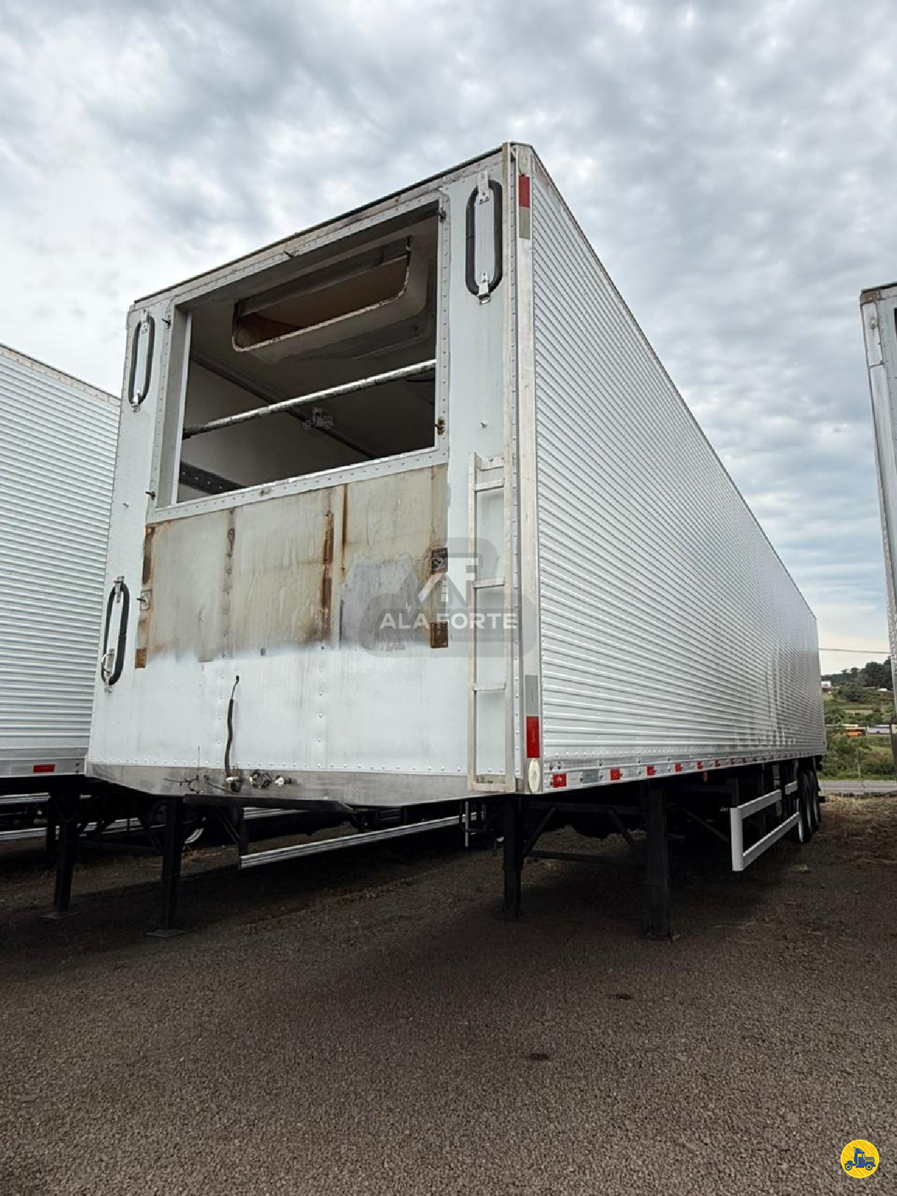 CARRETA SEMI-REBOQUE FRIGORIFICO Ala Forte Implementos Rodoviários CHAPECO SANTA CATARINA SC