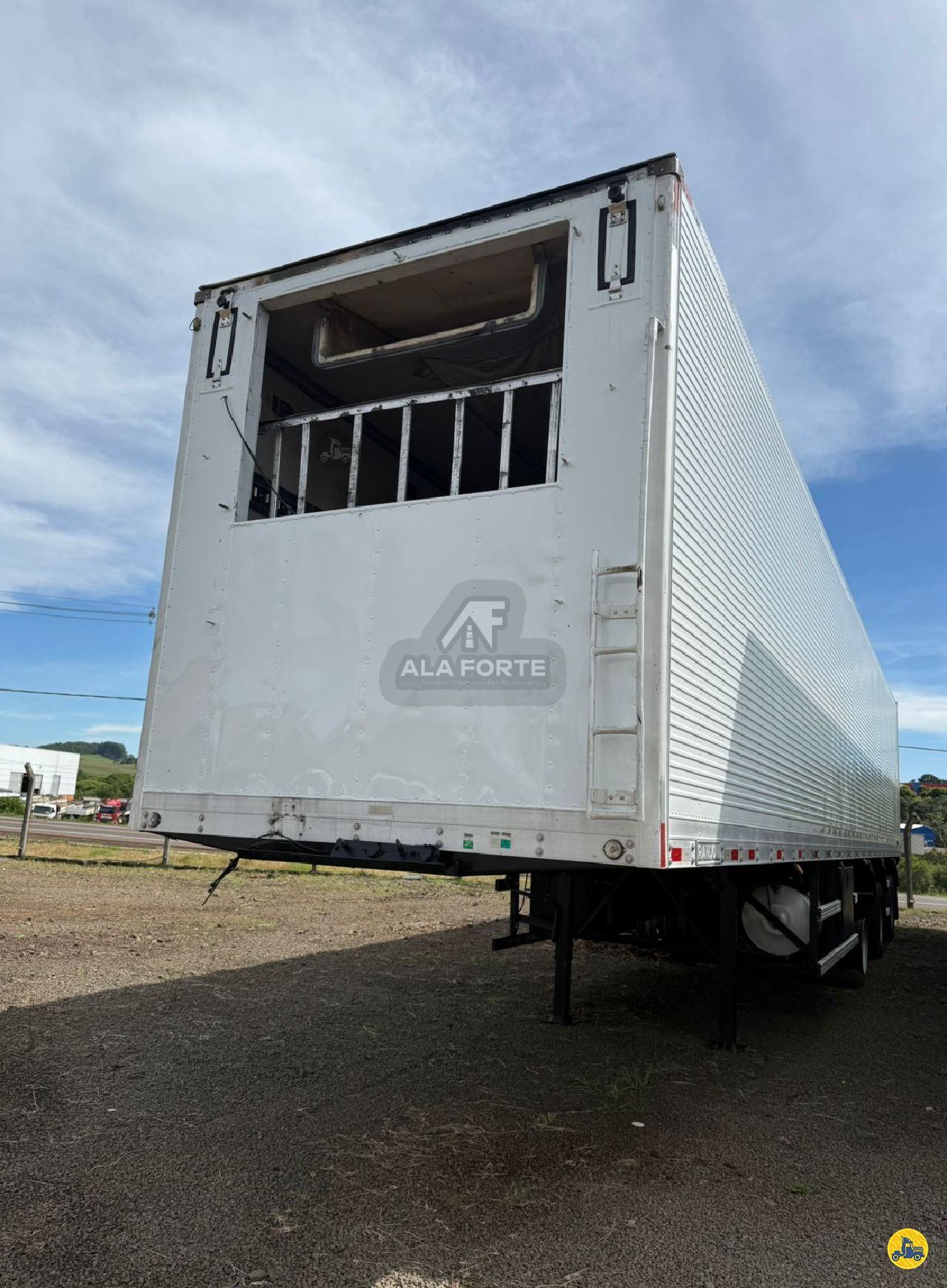 CARRETA SEMI-REBOQUE FRIGORIFICO Ala Forte Implementos Rodoviários CHAPECO SANTA CATARINA SC