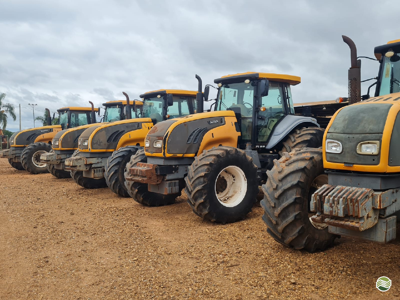 TRATOR VALTRA VALTRA BT 210 Tração 4x4 Mana Máquinas RIBEIRAO PRETO SÃO PAULO SP