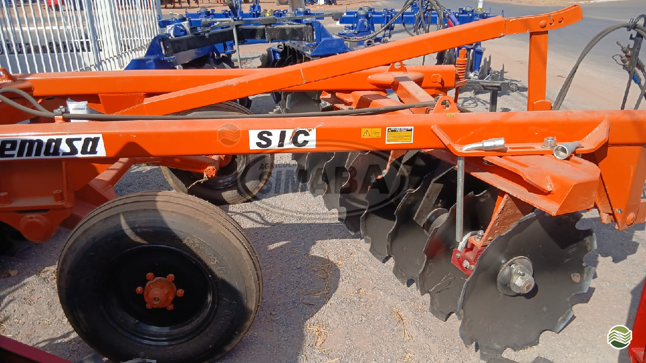 IMPLEMENTOS AGRICOLAS GRADE INTERMEDIÁRIA INTERMEDIÁRIA 16 DISCOS Agrícola Simaba LUIS EDUARDO MAGALHAES BAHIA BA