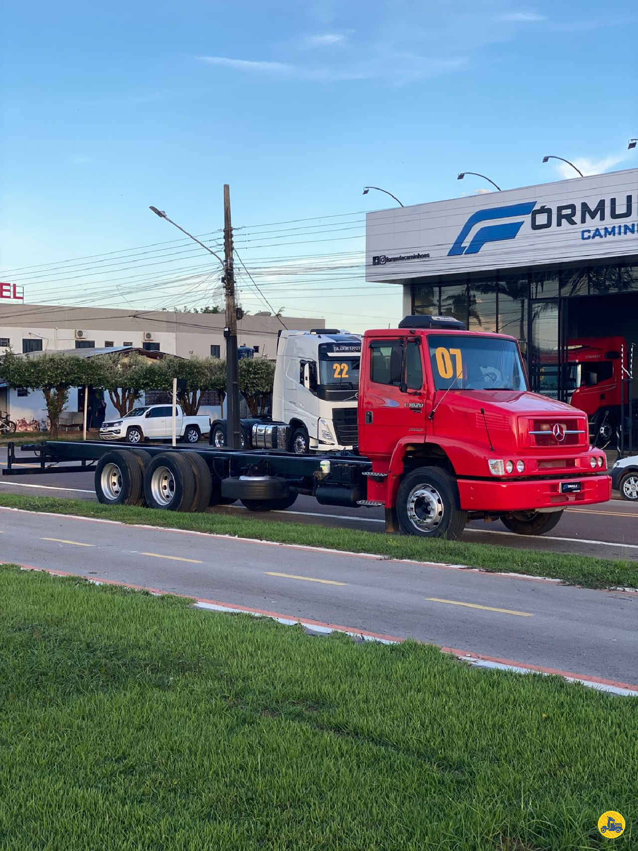 CAMINHAO MERCEDES-BENZ MB 1620 Chassis Truck 6x2 Fórmula Caminhões LUCAS DO RIO VERDE MATO GROSSO MT