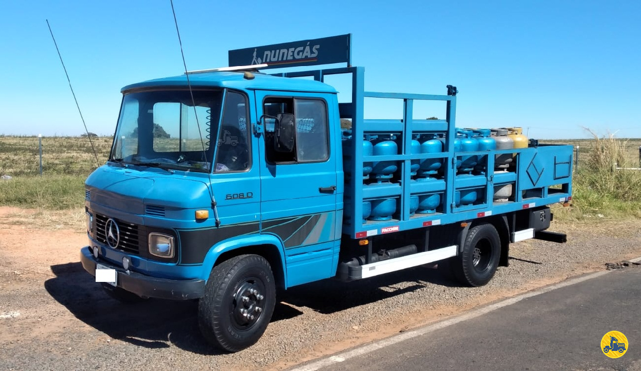 CAMINHAO MERCEDES-BENZ MB 608 Gaiola de Gás 3/4 4x2 Robinson Caminhões Multimarcas PORTO FERREIRA SÃO PAULO SP