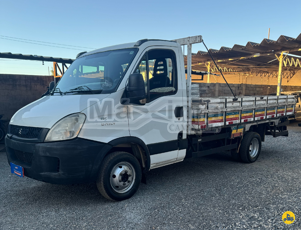 CAMINHAO IVECO DAILY 55c17 Carga Seca 3/4 4x2 Máxima Caminhões  MONTES CLAROS MINAS GERAIS MG