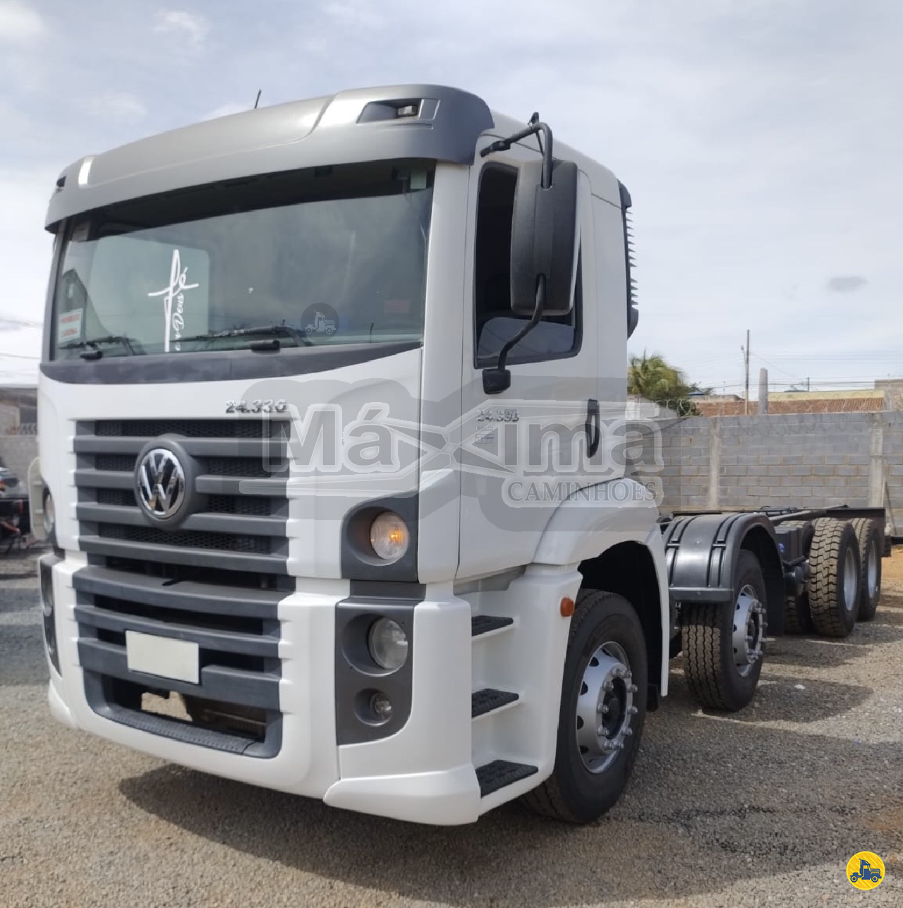 CAMINHAO VOLKSWAGEN VW 24330 Roll ON OFF BiTruck 8x2 Máxima Caminhões  MONTES CLAROS MINAS GERAIS MG