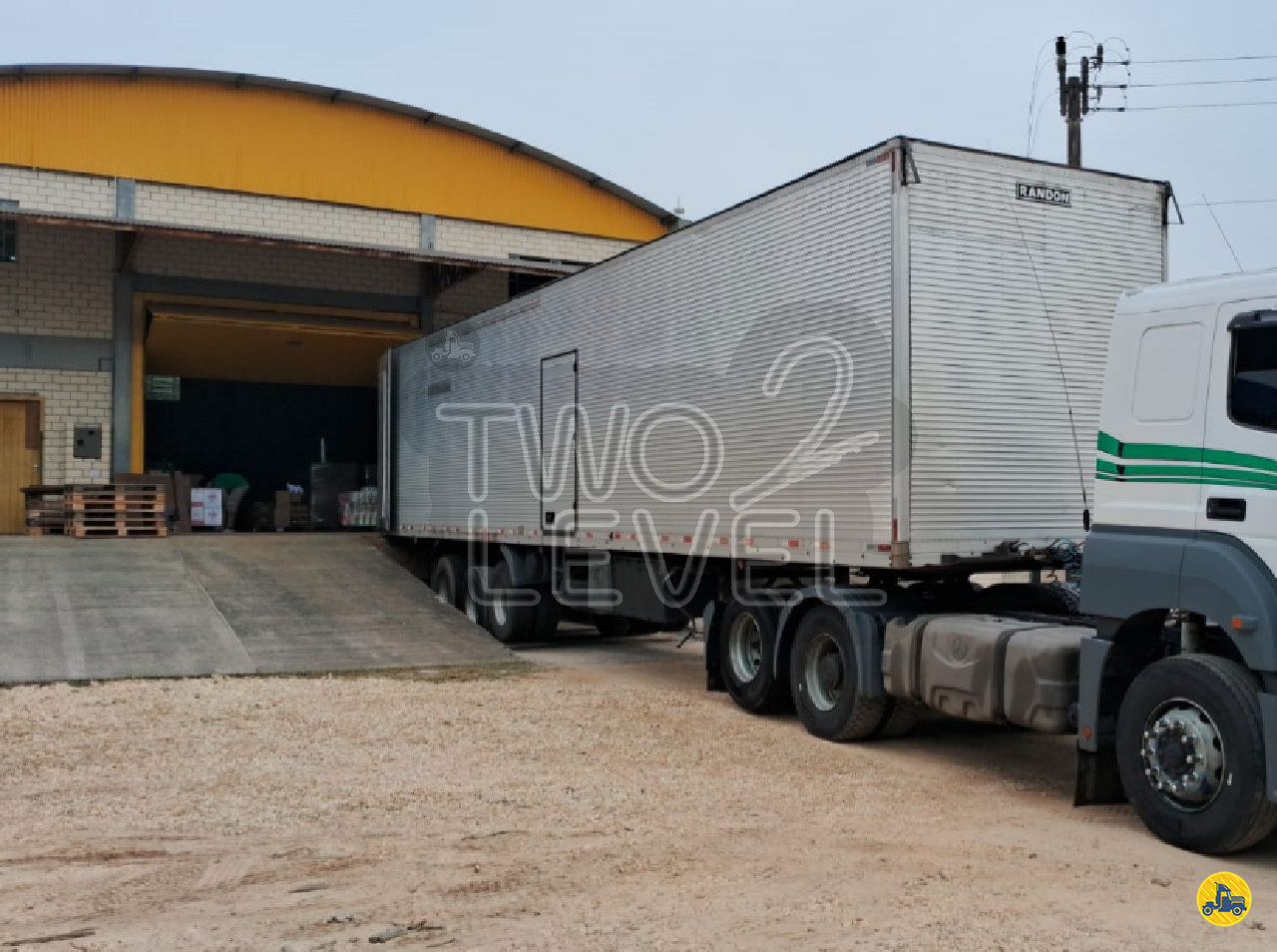 CARRETA SEMI-REBOQUE BAU FURGÃO Two Level CURITIBA PARANÁ PR
